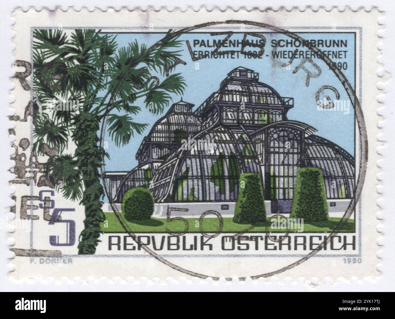 AUSTRIA - 1990 novembre 30: 5 scellini francobollo multicolore raffigurante Palmhouse a Schonbrunn. Il Palmenhaus Schönbrunn è una grande serra di Vienna, Austria, con piante provenienti da tutto il mondo. È stata inaugurata nel 1882. È la più importante delle quattro serre nel Parco del Palazzo di Schönbrunn ed è anche tra le più grandi mostre botaniche del suo genere al mondo, con circa 4.500 specie di piante Foto Stock