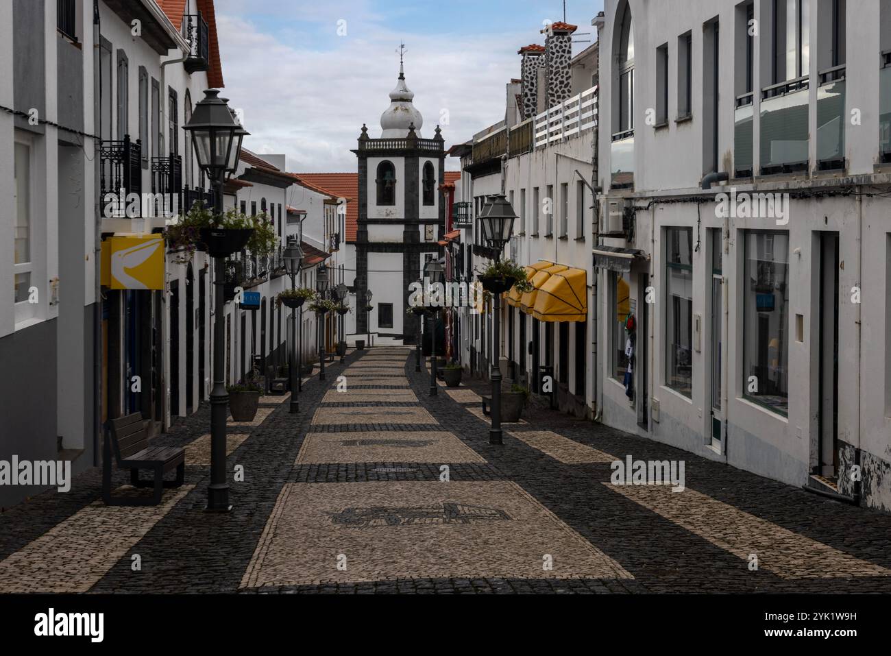 La città di Velas è una delle più antiche comunità insediate sull'isola di Sao Jorge, nelle Azzorre. Foto Stock