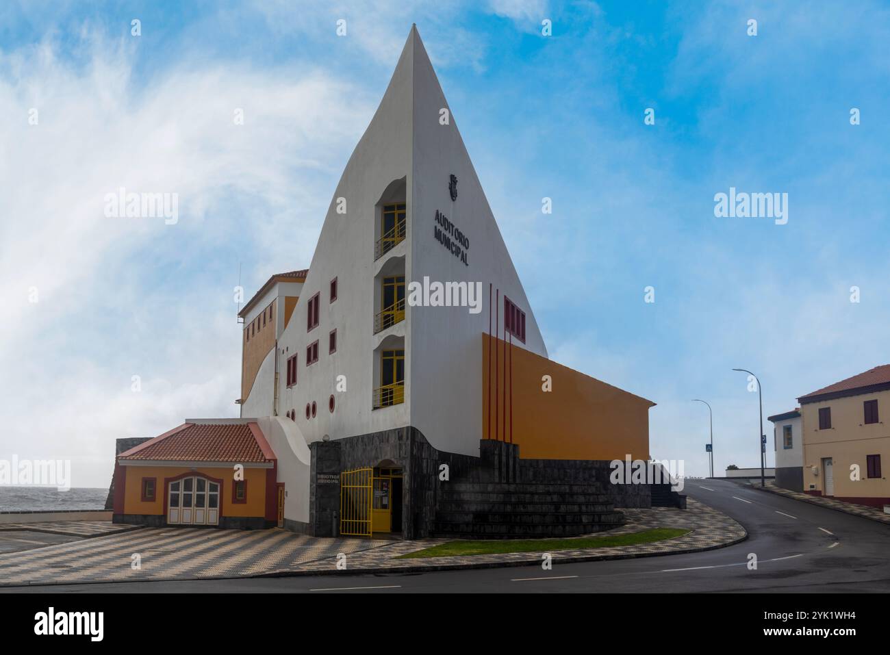 La città di Velas è una delle più antiche comunità insediate sull'isola di Sao Jorge, nelle Azzorre. Foto Stock