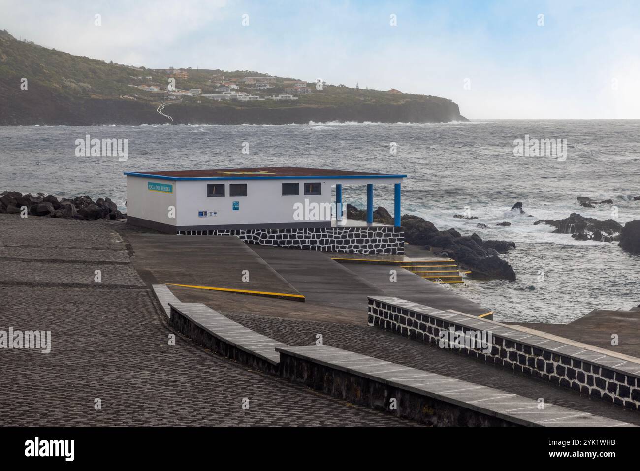 La città di Velas è una delle più antiche comunità insediate sull'isola di Sao Jorge, nelle Azzorre. Foto Stock