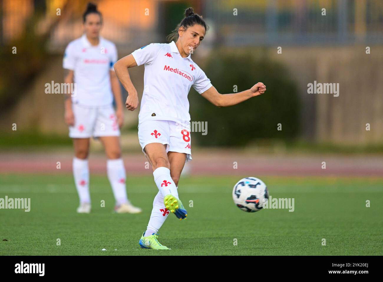 Cercola - Napoli, Italia. 16 novembre 2024. Verónica Boquete dell'ACF Fiorentina in azione durante la serie A femminile tra Napoli e ACF Fiorentina allo Stadio Giuseppe piccolo il 16 novembre 2024 a Cercola. Crediti: Nicola Ianuale/Alamy Live News Foto Stock