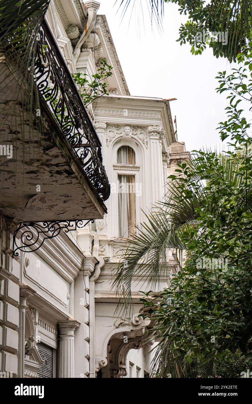 Architettura della città vecchia di Batumi in estate Foto Stock