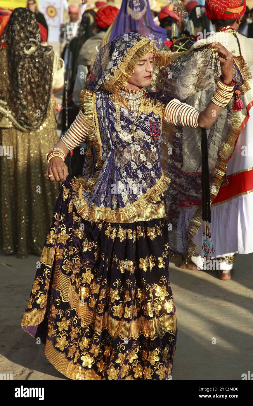 India, Rajasthan, Jaisalmer, Desert Festival, ballerina Foto Stock