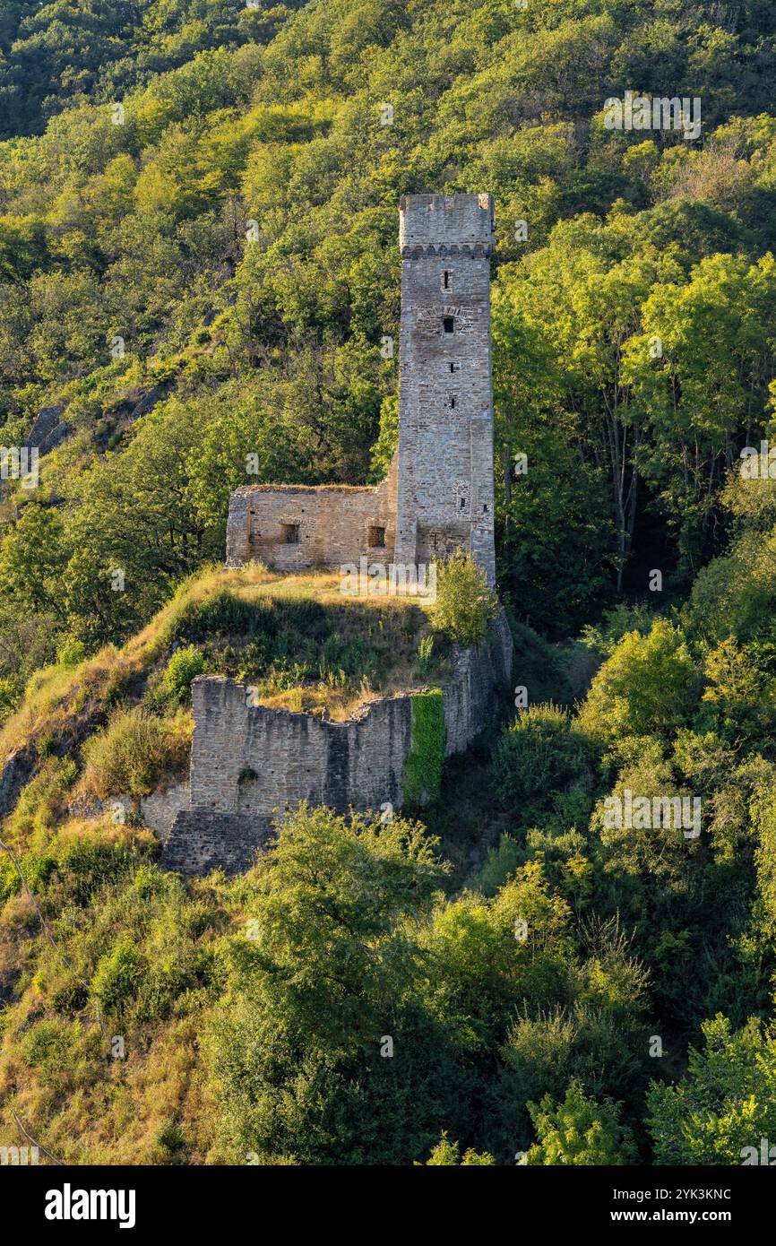 Vista di Philippsburg, Monreal, distretto di Mayen-Coblenza, Renania-Palatinato, Germania Foto Stock