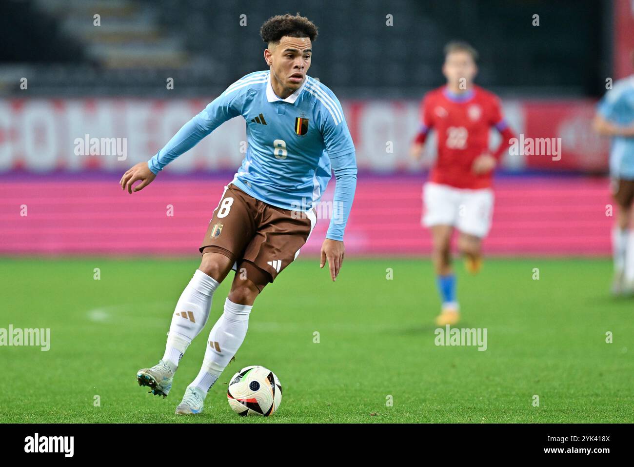 Lovanio, Belgio. 15 novembre 2024. Mario Stroeykens (8) del Belgio, nella foto di una partita di calcio tra le squadre nazionali Under 21 del Belgio e della repubblica Ceca nella prima tappa dei play-off nelle qualificazioni del Campionato EUFA Under 21, venerdì 15 novembre 2024 a Lovanio, Belgio. (Foto di David Catry/Sportpix) credito: Sportpix/Alamy Live News Foto Stock