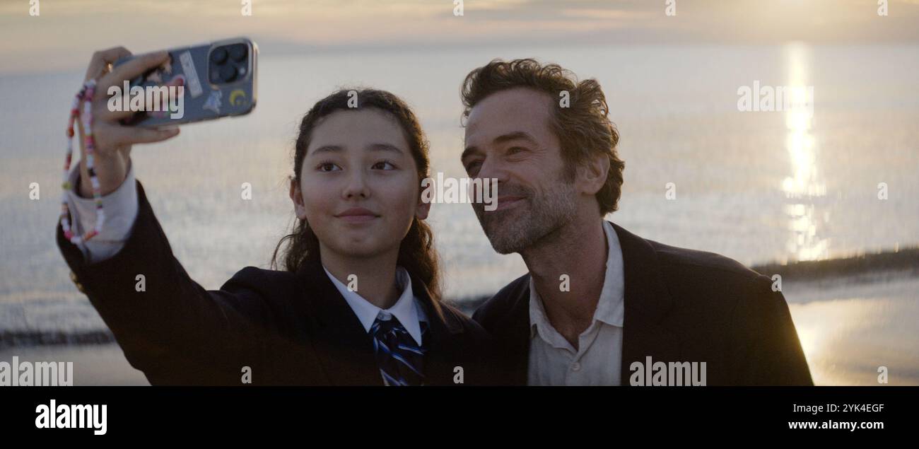 ROMAIN DURIS e MEI CIRNE-MASUKI in A MISSING PART (2024) - titolo originale: UNE PART MANQUANTE-, diretto da GUILLAUME SENEZ. Crediti: Les Films Pelléas / Savage Film / album Foto Stock