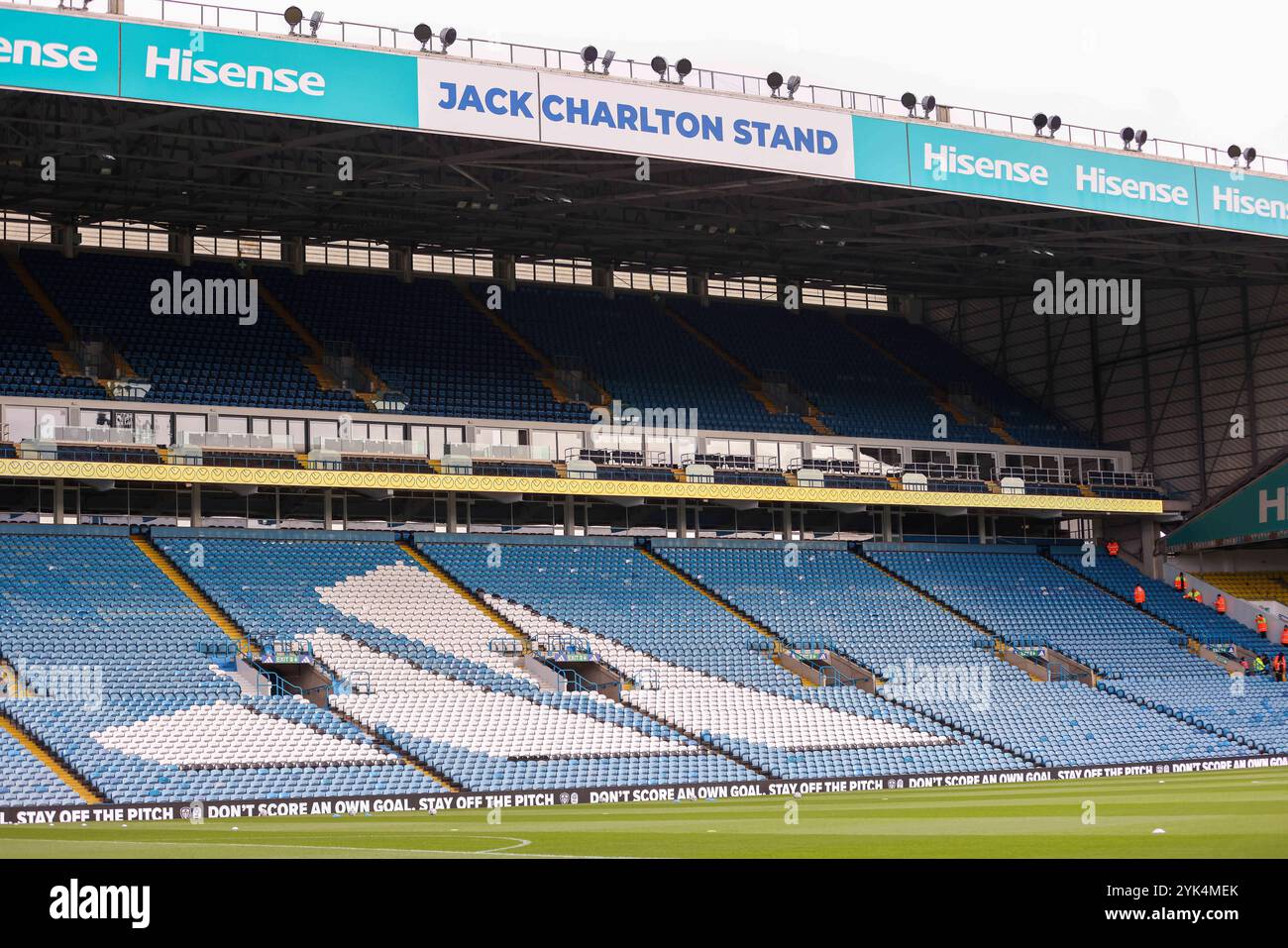 Leeds, Regno Unito. 17 novembre 2024. General View all'interno dello stadio di Elland Road prima della partita Leeds United Women contro York City Ladies fa Women's National League Division One North a Elland Road, Leeds, Inghilterra, Regno Unito il 17 novembre 2024 Credit: Every Second Media/Alamy Live News Foto Stock