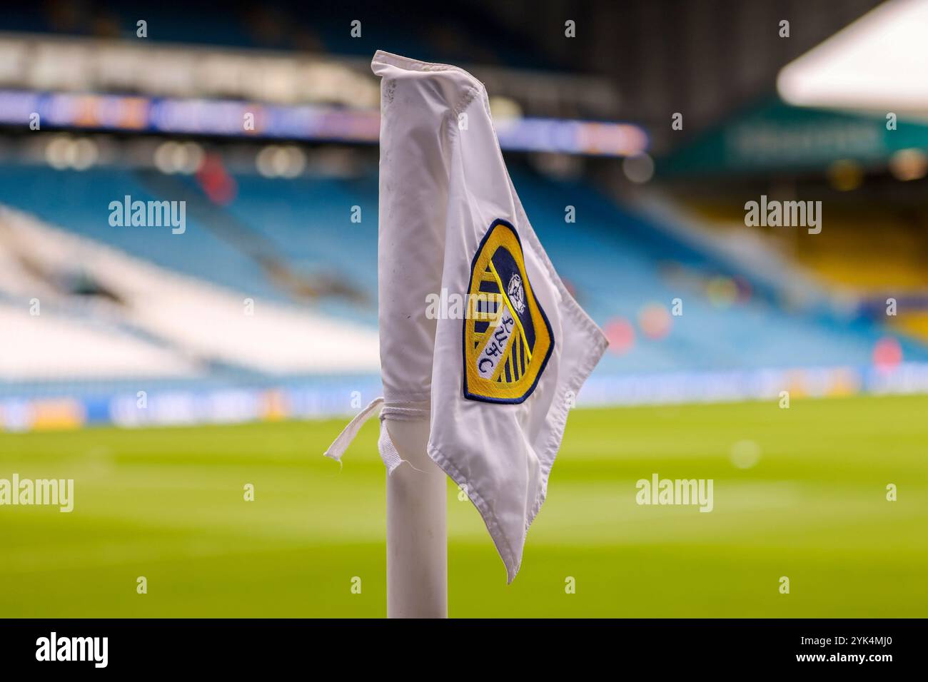 Leeds, Regno Unito. 17 novembre 2024. Vista generale della bandiera d'angolo all'interno dello stadio di Elland Road prima della partita Leeds United Women contro York City Ladies fa Women's National League Division One North a Elland Road, Leeds, Inghilterra, Regno Unito il 17 novembre 2024 Credit: Every Second Media/Alamy Live News Foto Stock