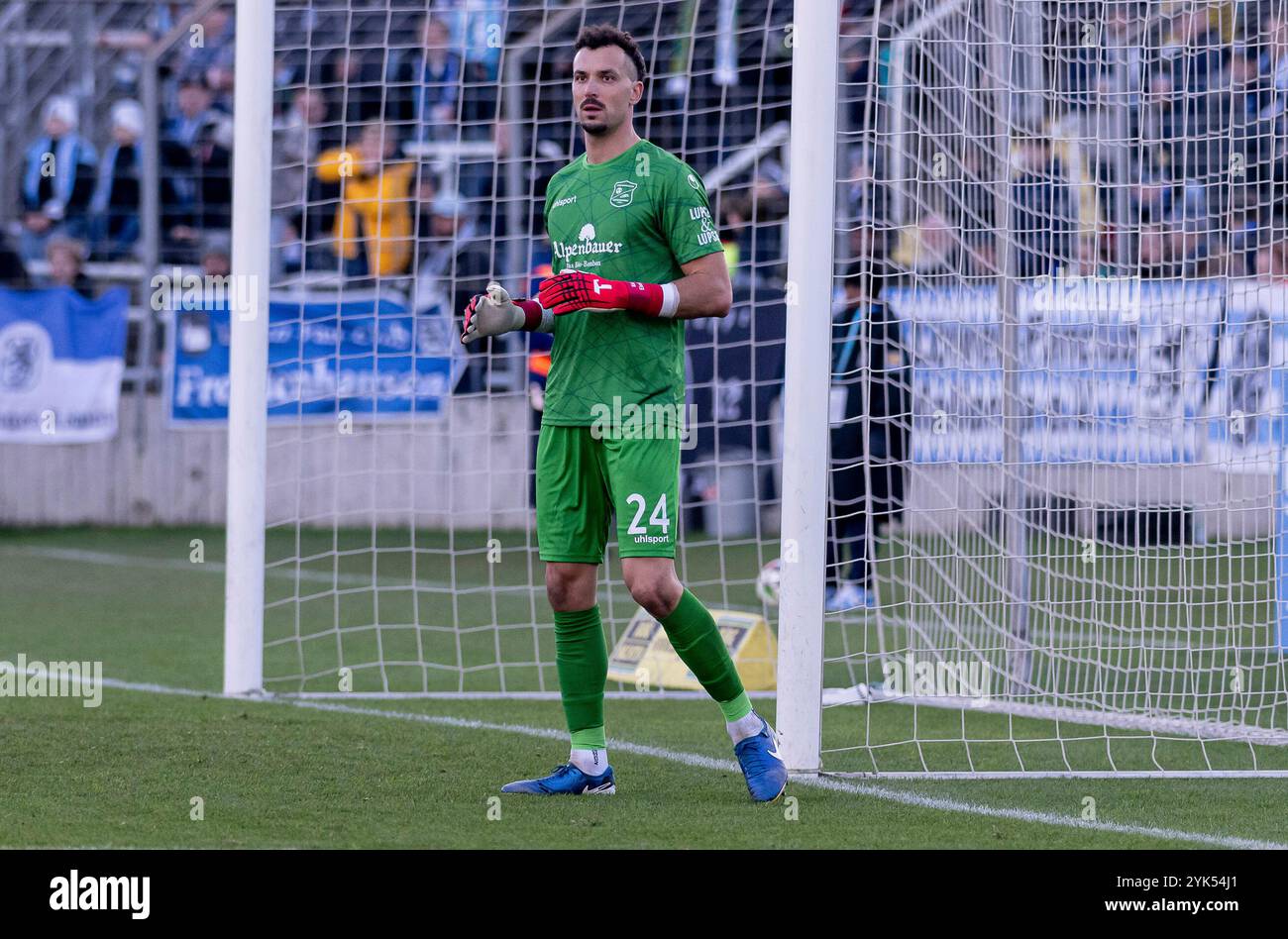 Monaco, Germania. 16 novembre 2024. Kai Eisele (Torwart, SpVgg Unterhaching, n. 24). GER, TSV 1860 Muenchen gegen SpVgg Unterhaching, Fussball, Bayerischer Totopokal, Viertelfinale, Saison 2024/2025, 16.11.2024. foto: Eibner-Pressefoto/Heike Feiner credito: dpa/Alamy Live News Foto Stock