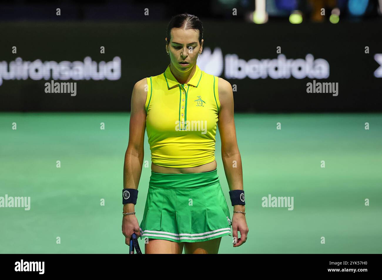 Malaga, Malaga, Spagna. 17 novembre 2024. Ajla Tomljanovic, australiana, nel suo match contro la Slovacchia Rebecca Sramkova durante le finali della Billie Jean King Cup 2024 - Womens Tennis (immagine di credito: © Mathias Schulz/ZUMA Press Wire) SOLO PER USO EDITORIALE! Non per USO commerciale! Foto Stock