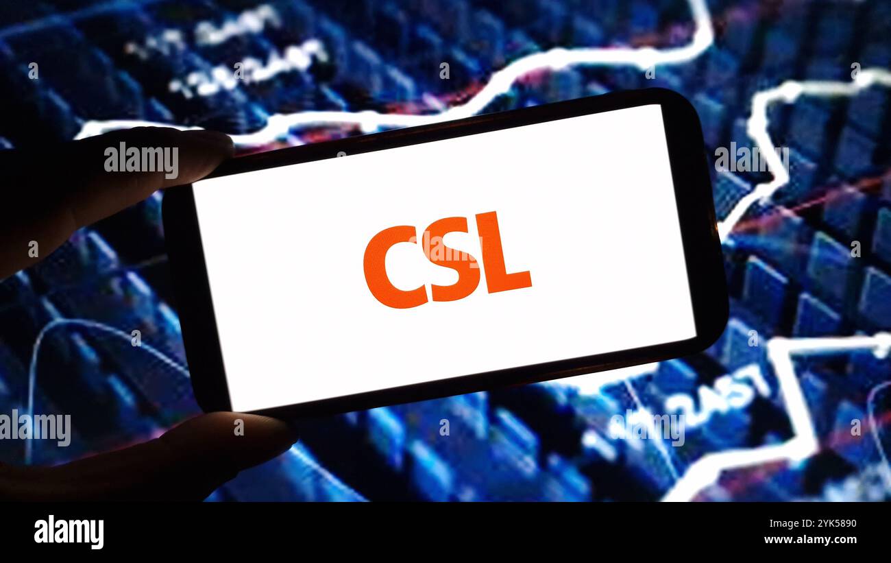 Konskie, Polonia - 15 novembre 2024: Logo aziendale CSL visualizzato sul telefono cellulare Foto Stock