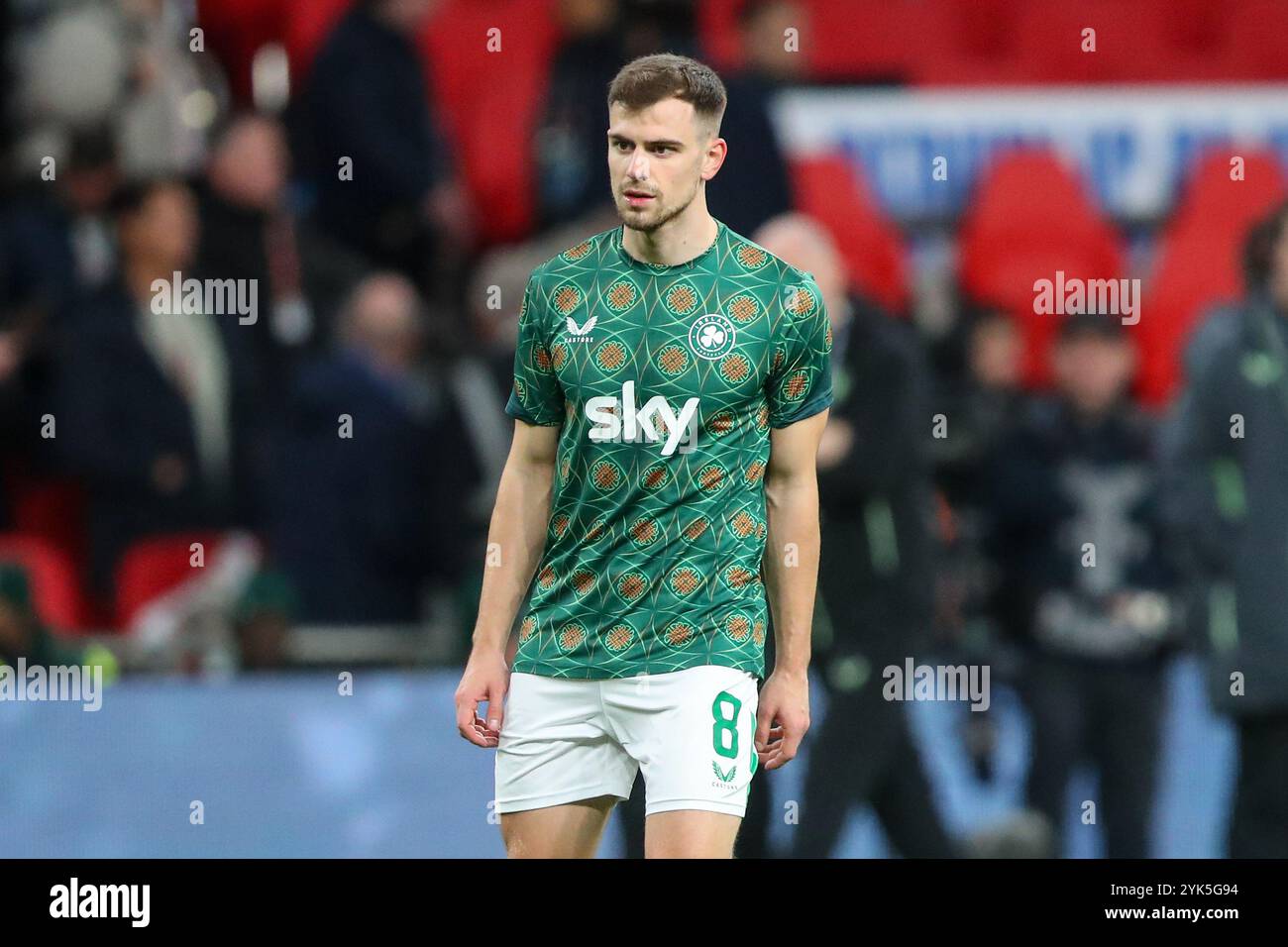 Jayson Molumby della Repubblica d'Irlanda nella sessione di riscaldamento pre-partita durante la UEFA Nations League, League B - partita del gruppo 2 Inghilterra vs Repubblica d'Irlanda al Wembley Stadium, Londra, Regno Unito, 17 novembre 2024 (foto di Gareth Evans/News Images) Foto Stock