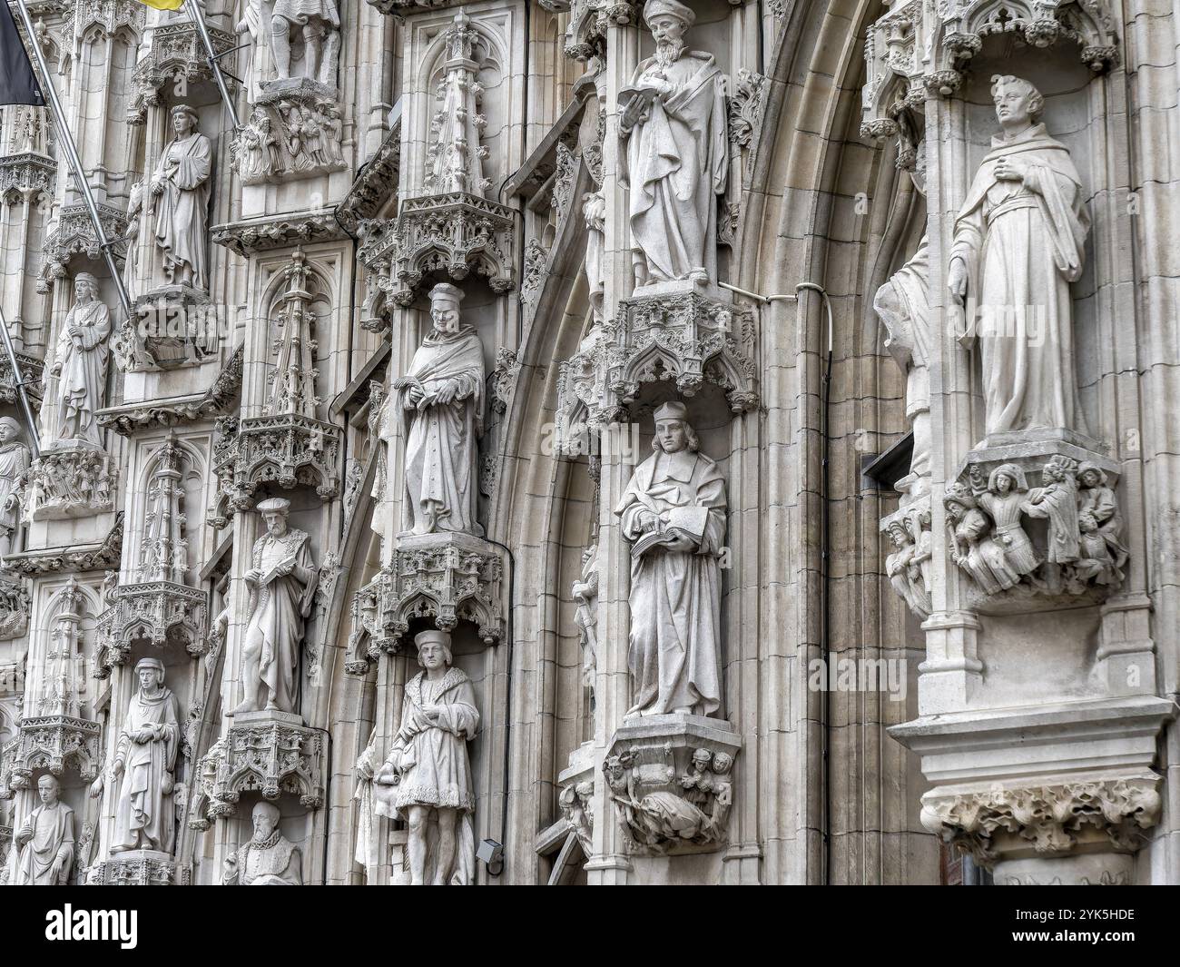 Dettaglio edificio artistico Municipio di Leuven (Historisch Stadhuis van Leuven) del 1469 in stile tardo gotico sul Grote Markt, Leuven, Fiandre, Flemis Foto Stock