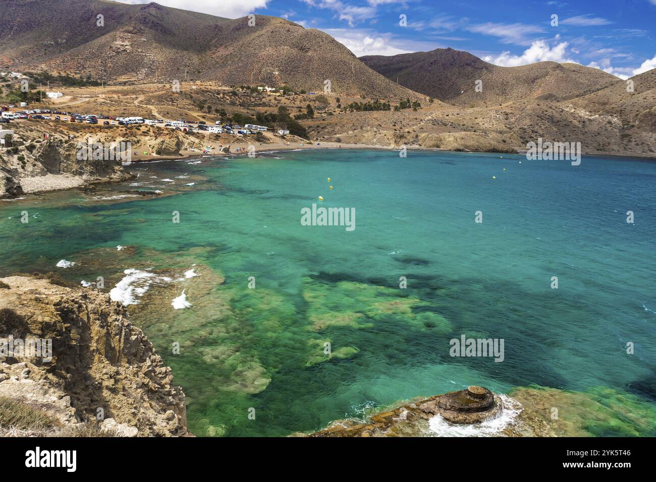 Spiaggia di la Isleta del Moro, Parco naturale Cabo de Gata-Nijar, riserva della biosfera dell'UNESCO, regione climatica del deserto caldo, Almeria, Andalusia, Spagna, Europ Foto Stock