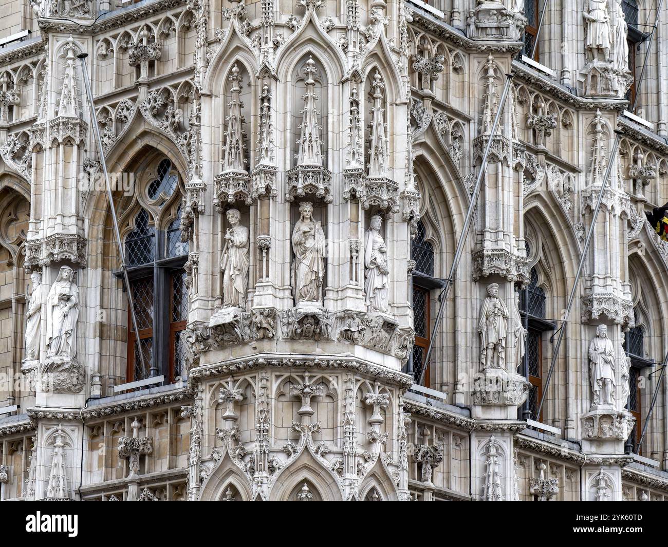 Dettaglio edificio artistico Municipio di Leuven (Historisch Stadhuis van Leuven) del 1469 in stile tardo gotico sul Grote Markt, Leuven, Fiandre, Flemis Foto Stock