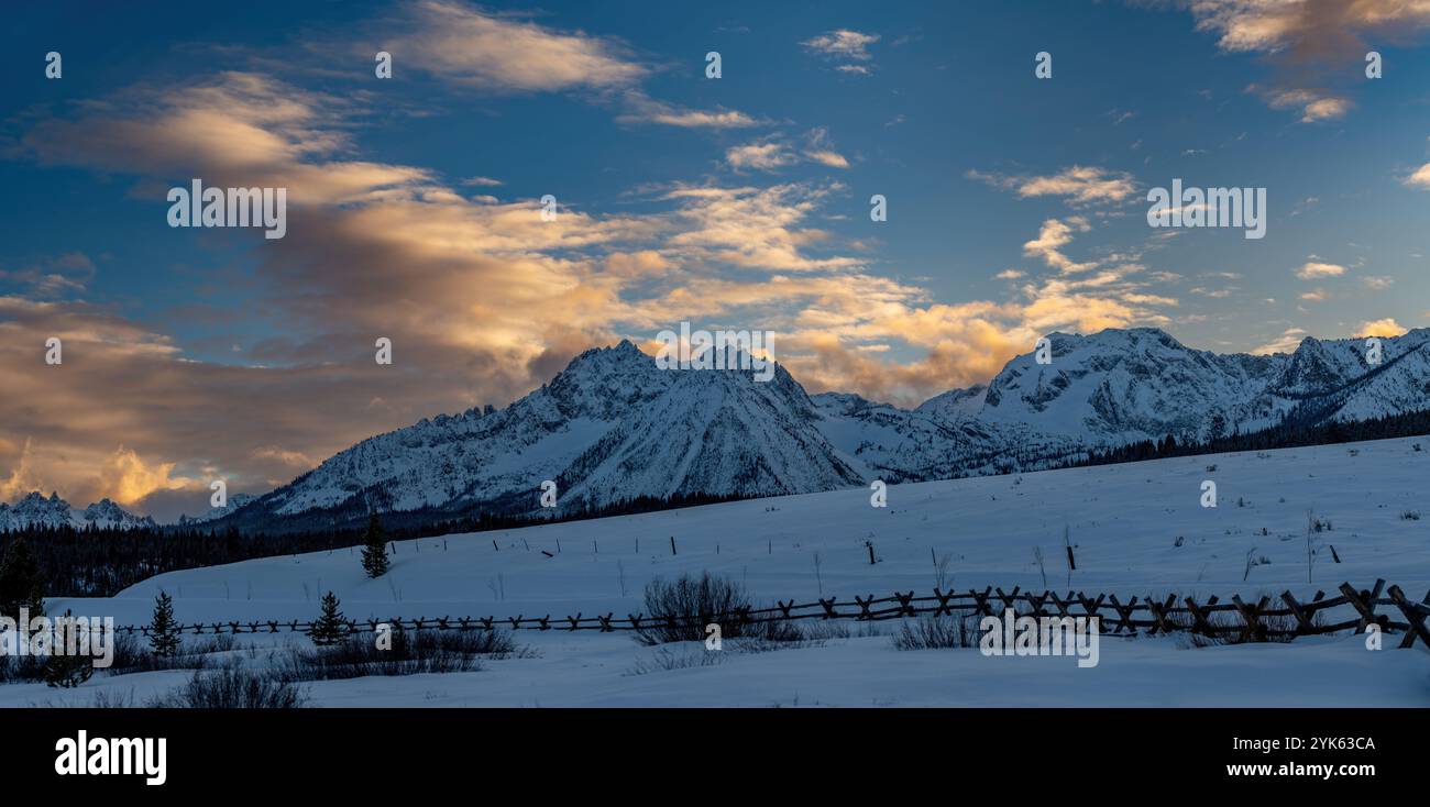 Montagna invernale in Idaho al tramonto Foto Stock