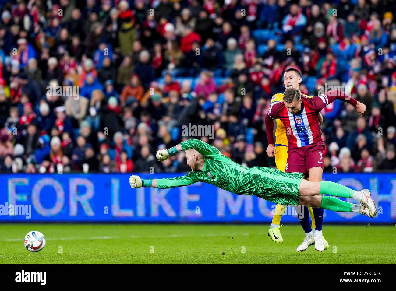 Oslo, Norvegia 20241117. Il portiere Egil Selvik si è ritirato completamente durante la partita di calcio del campionato nazionale tra Norvegia e Kazakistan allo stadio Ullevaal. Foto: Terje Pedersen / NTB Foto Stock