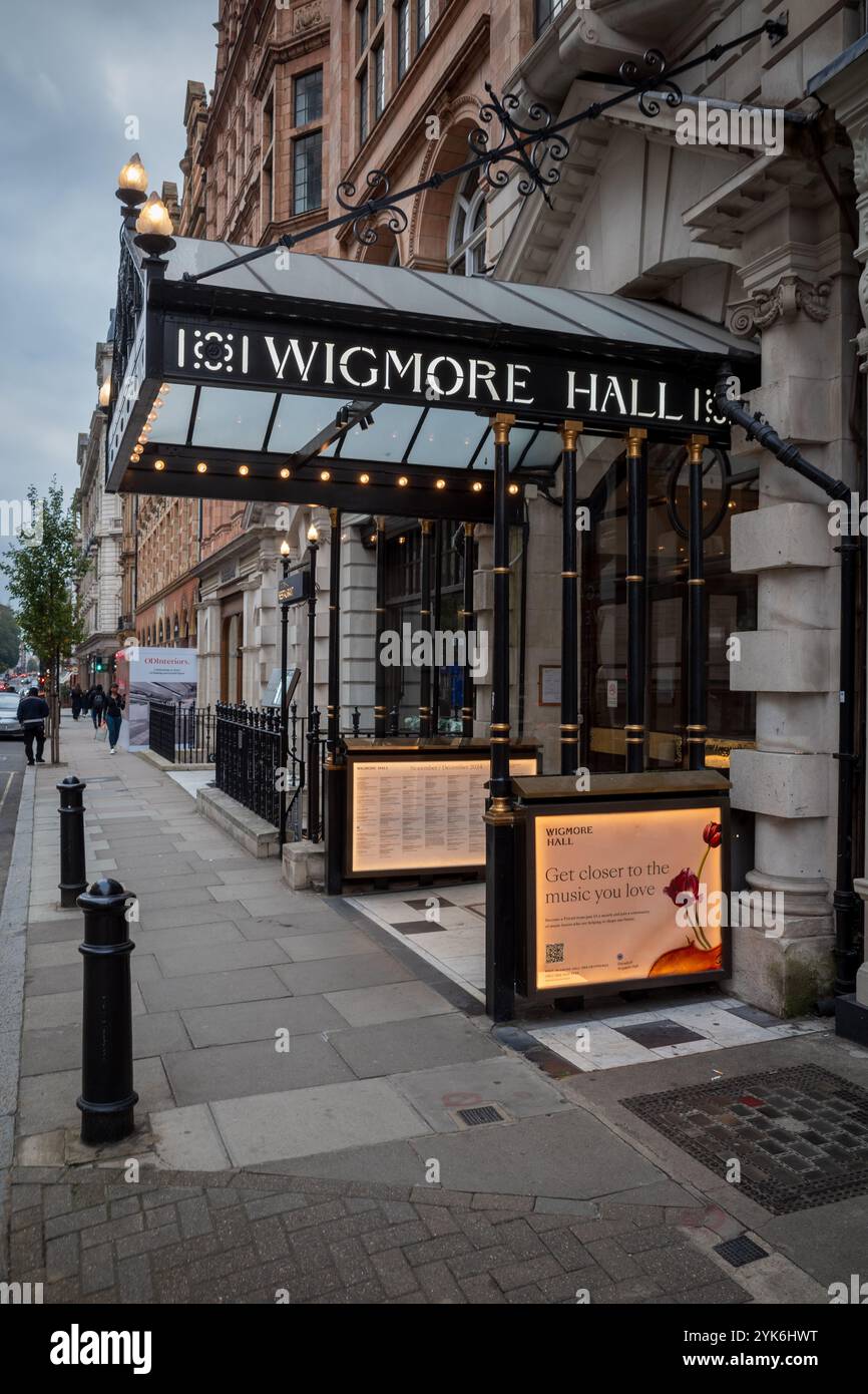 Wigmore Hall Londra. La sala concerti Wigmore Hall, situata al 36 di Wigmore Street West London, è stata inaugurata nel 1901. Sala concerti classica con 546 posti a sedere. Foto Stock