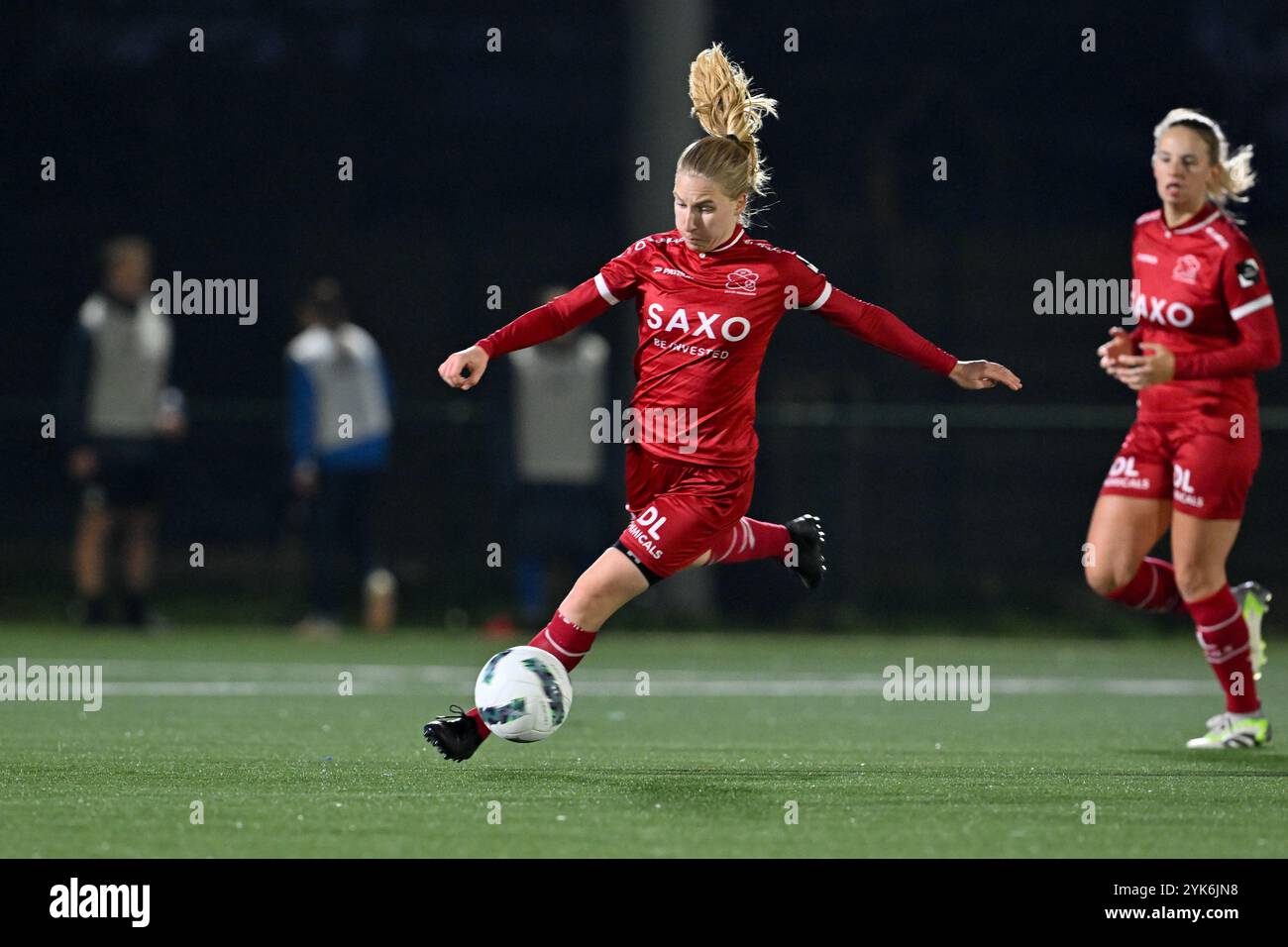 Waregem, Belgio. 16 novembre 2024. Laura Vervacke (20) di Zulte-Waregem nella foto durante una partita di calcio femminile tra Zulte-Waregem dames e KRC Genk Ladies nella decima giornata della stagione 2024 - 2025 della belga lotto Womens Super League, sabato 16 novembre 2024 a Waregem, BELGIO . Crediti: Sportpix/Alamy Live News Foto Stock