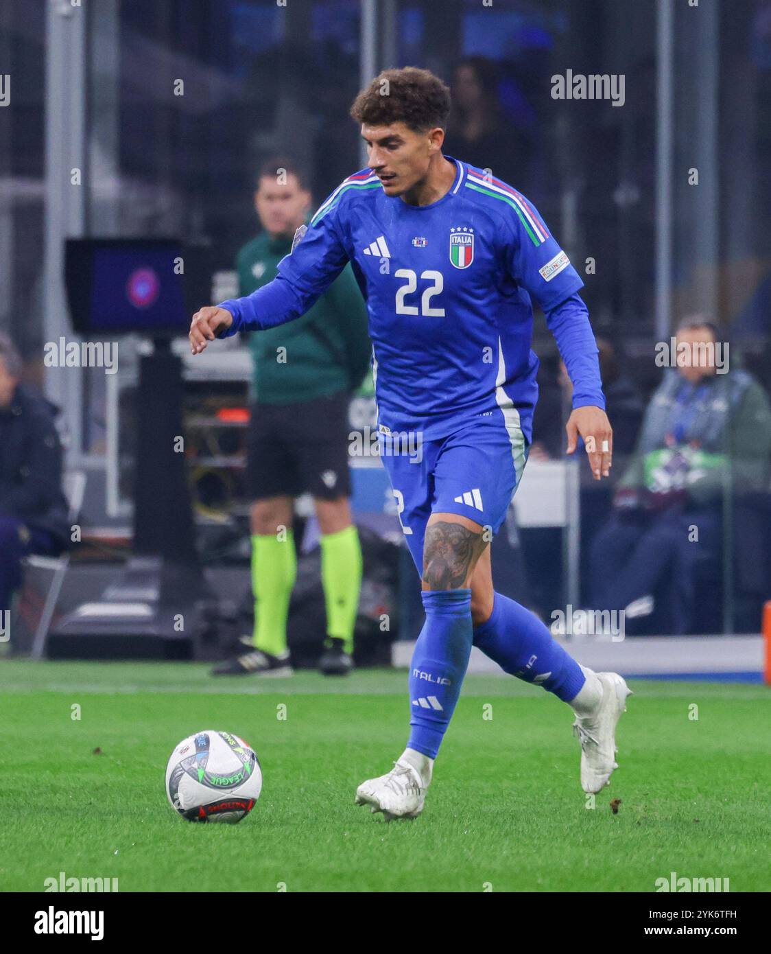 Milano, Milano, Italia. 17 novembre 2024. Durante la prima partita della UEFA National League 17/11/2024 partita di calcio tra Italia e Francia allo Stadio San Siro di Milano. Nella foto: Giovanni di Lorenzo d'Italia (immagine di credito: © Fabio Sasso/ZUMA Press Wire) SOLO USO EDITORIALE! Non per USO commerciale! Foto Stock