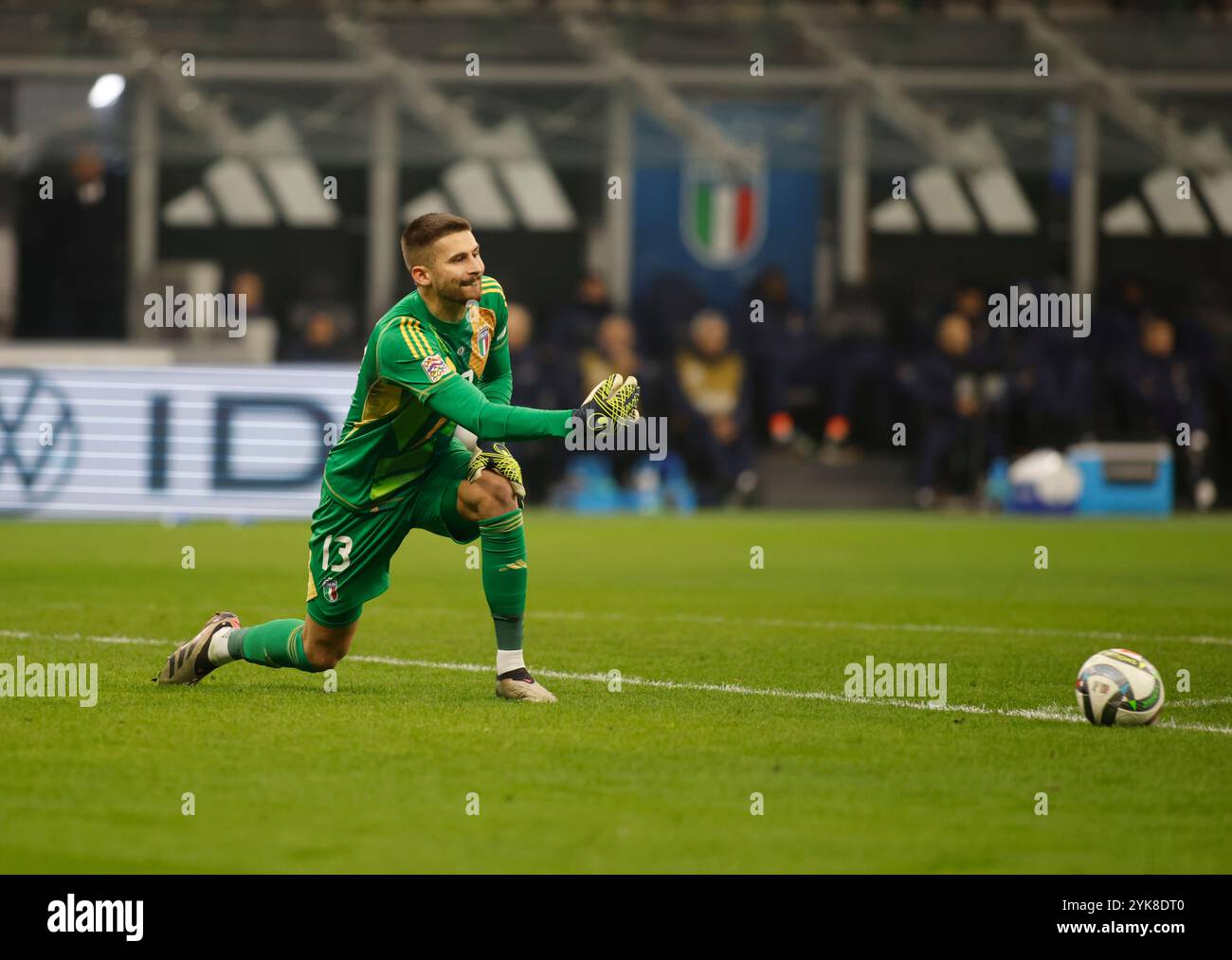 Milano, Italia. 17 novembre 2024. Vicario d'Italia durante la UEFA Nations League, League A, gruppo 2, partita di calcio tra le squadre nazionali d'Italia e Frace, il 17 novembre 2024 allo stadio San Siro di Milano, Italia crediti: Nderim Kaceli/Alamy Live News Foto Stock