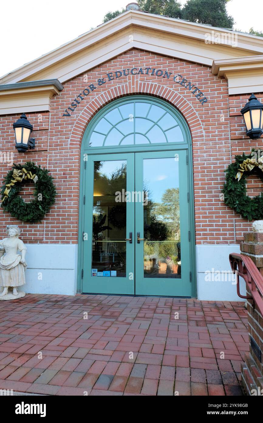 Centro visitatori e didattico presso la tenuta e i giardini Filoli, a Woodside, California; area informazioni e formazione per gli ospiti. Foto Stock