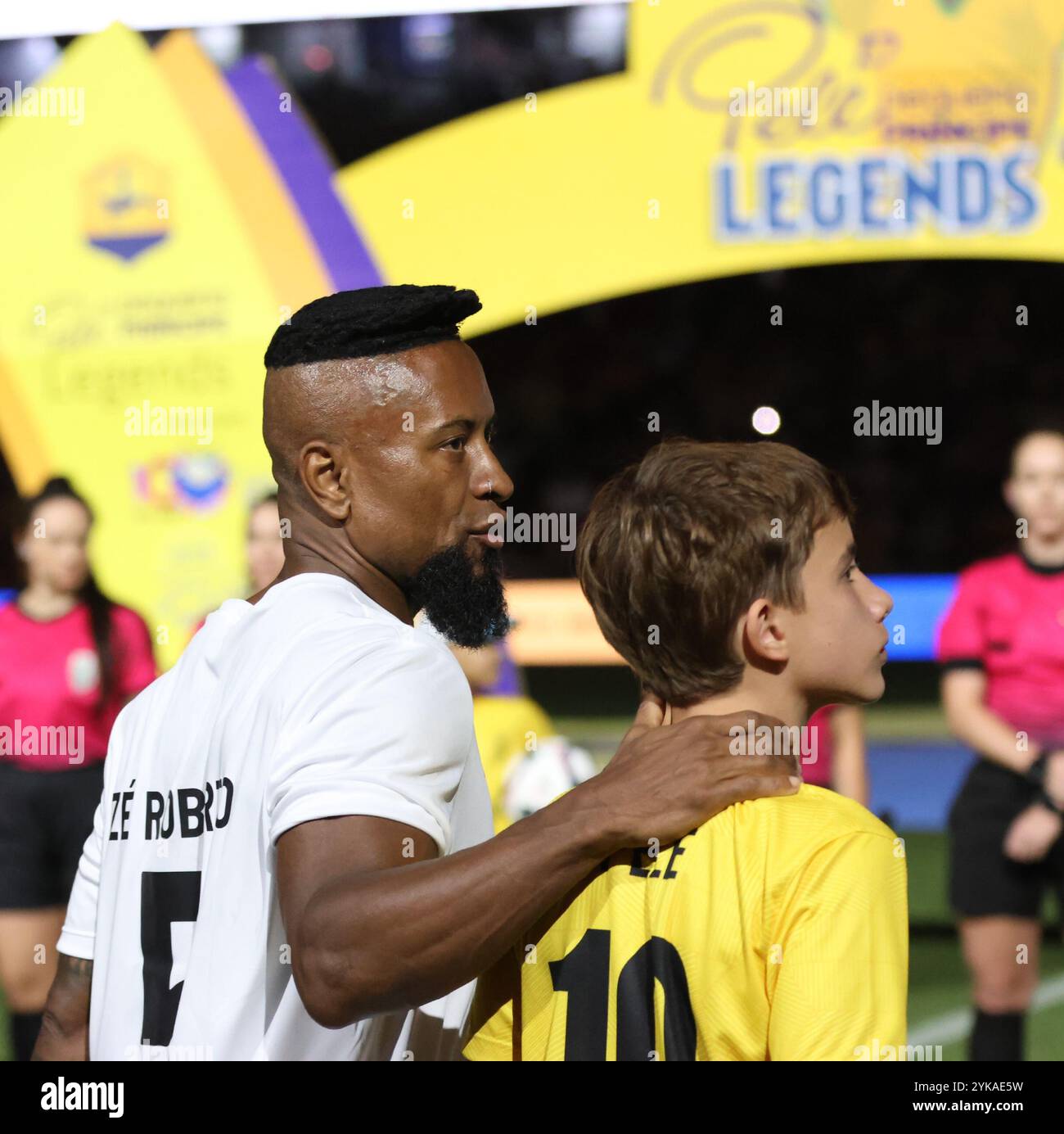 Curitiba, Parana, Brasile. 17 novembre 2024. Curitiba (pr), 17/11/2024- ospedale pequeno principe/Legends pele/barcelona- giocatore jose roberto durante la partita tra pequeno principe Legends e barca Legends in una partita di beneficenza a favore della salute dei bambini e dei giovani presso l'istituto di ricerca pele pequeno principe, tenutasi nella città di curitiba, nella notte di questa domenica 17 novembre 2024. (Credit Image: © Edson De Souza/TheNEWS2 via ZUMA Press Wire) SOLO PER USO EDITORIALE! Non per USO commerciale! Foto Stock