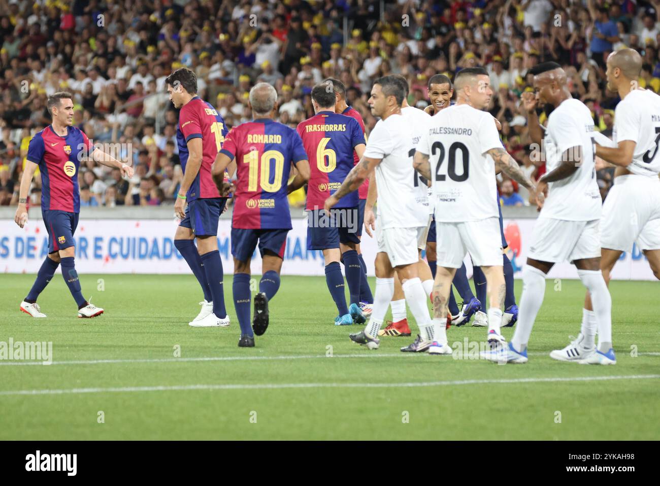 Curitiba, Parana, Brasile. 17 novembre 2024. Curitiba (pr), 17/11/2024- ospedale pequeno principe/Legends pele/barcelona- il giocatore rivale celebra un gol durante una partita tra leggende pequeno principe e leggende barca in una partita di beneficenza a favore della salute infantile e giovanile presso l'istituto di ricerca pele pequeno principe, tenutosi nella città di curitiba, nella notte di questa domenica 17 novembre 2024. (Credit Image: © Edson De Souza/TheNEWS2 via ZUMA Press Wire) SOLO PER USO EDITORIALE! Non per USO commerciale! Foto Stock
