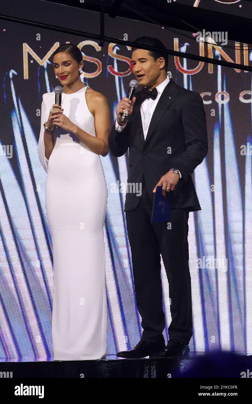 Città del Messico, Messico. 16 novembre 2024. L'attore Mario Lopez durante la 73a edizione di Miss Universe Pageant Competition alla Mexico City Arena il 16 novembre 2024 a città del Messico, Messico. (Foto di Yamak Perea/ credito: Eyepix Group/Alamy Live News Foto Stock