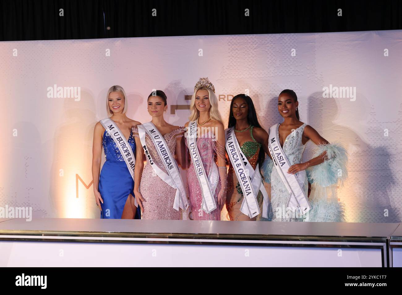 Città del Messico, Messico. 16 novembre 2024. (L-R) Miss Finlandia Matilda Wirtavuori, Miss Perù Tatiana Calmell, Miss Danimarca Victoria Kjær, Miss Nigeria Chidimma Adetshinar partecipano a una stampa dopo essere stata incoronata Miss Universo dopo la sua partecipazione al 73° concorso di Miss Universo Pageant Competition show alla Mexico City Arena il 16 novembre 2024 a città del Messico, Messico. (Foto di Yamak Perea/ credito: Eyepix Group/Alamy Live News Foto Stock