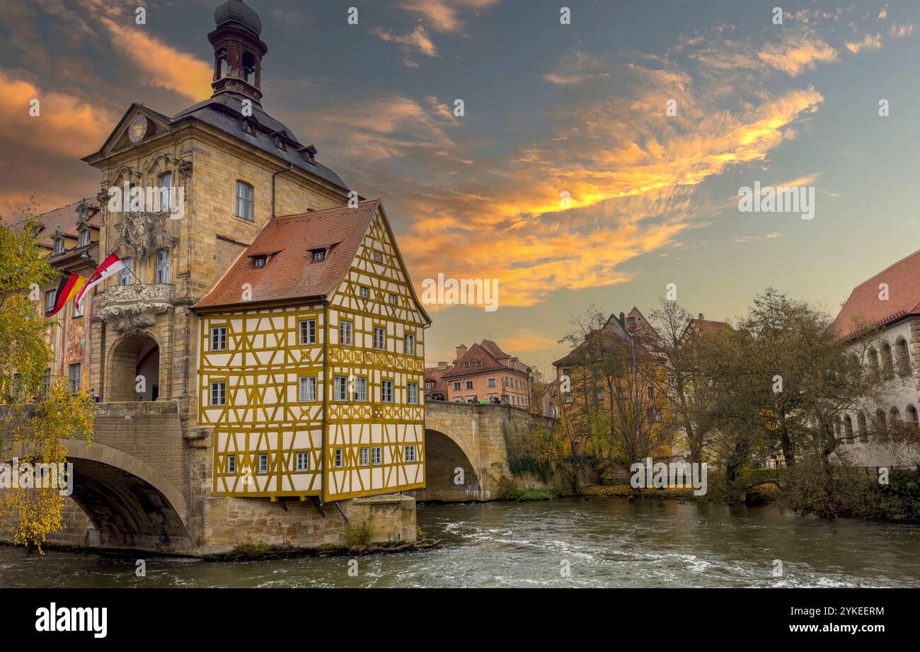 Vecchio municipio di Bamberga al tramonto alta Franconia, Baviera, Germania, Europa Foto Stock