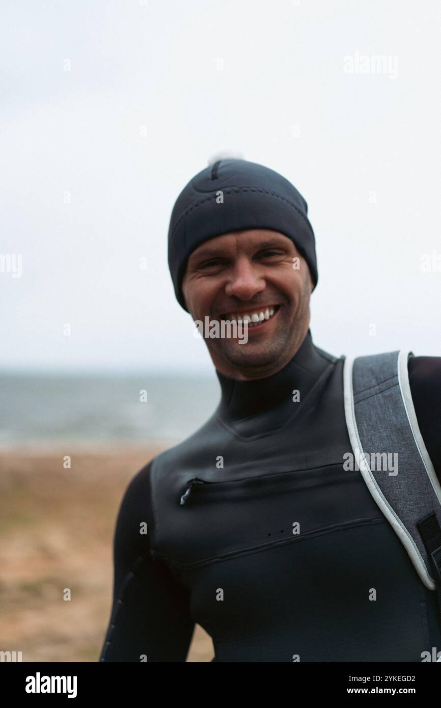 Kite surfer sul lago Foto Stock