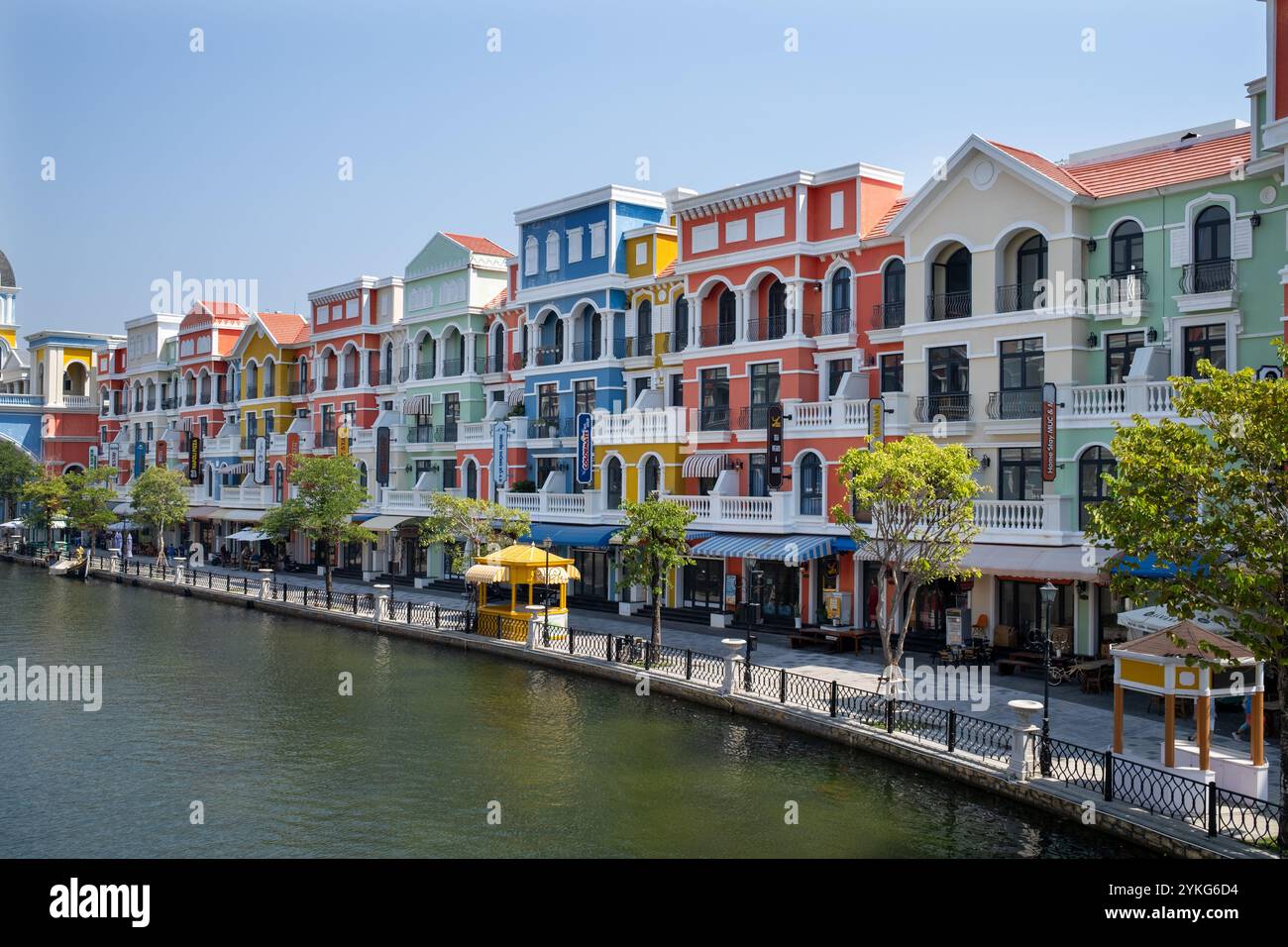 Lungo il fiume Venezia all'isola Vinpearl Grand World Phu Quoc in Vietnam Foto Stock