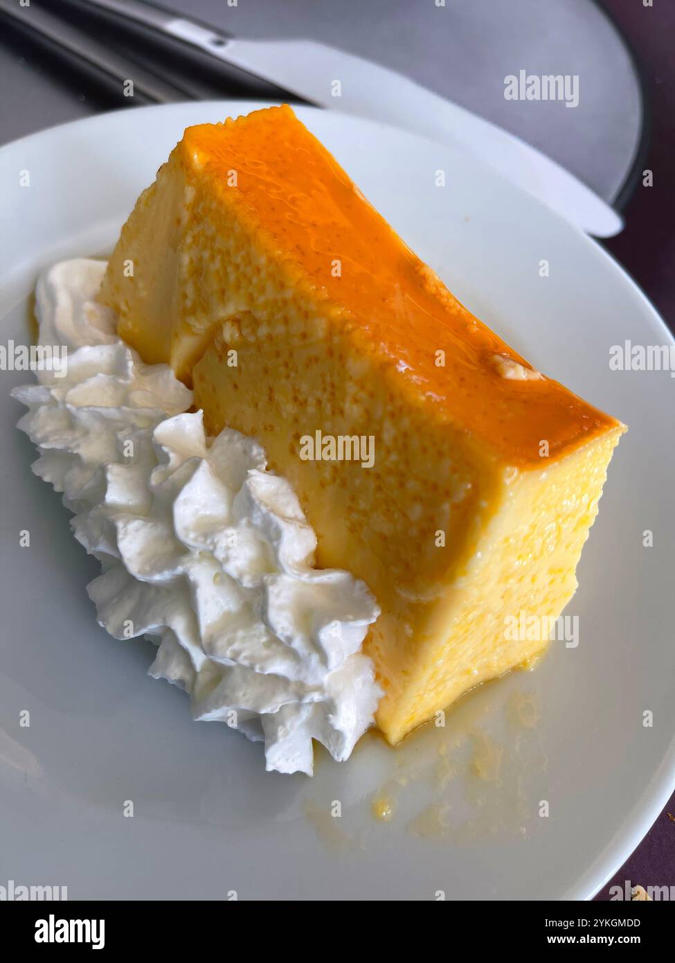 Torta al formaggio con panna. Foto Stock