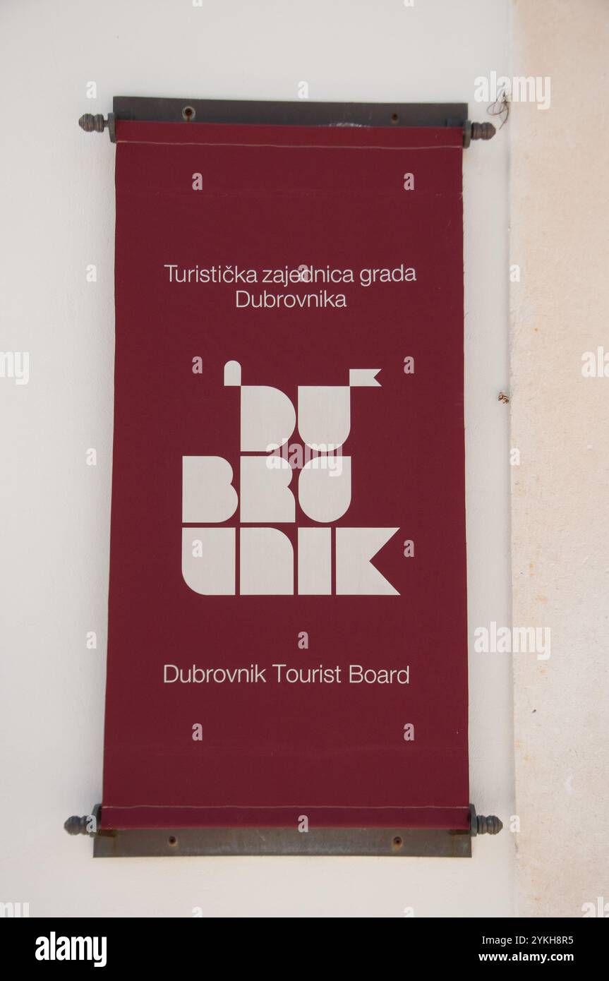 Cartello per Dubrovnik Tourist Board, Dubrovnik, Dalmazia, Croazia, Europa Foto Stock