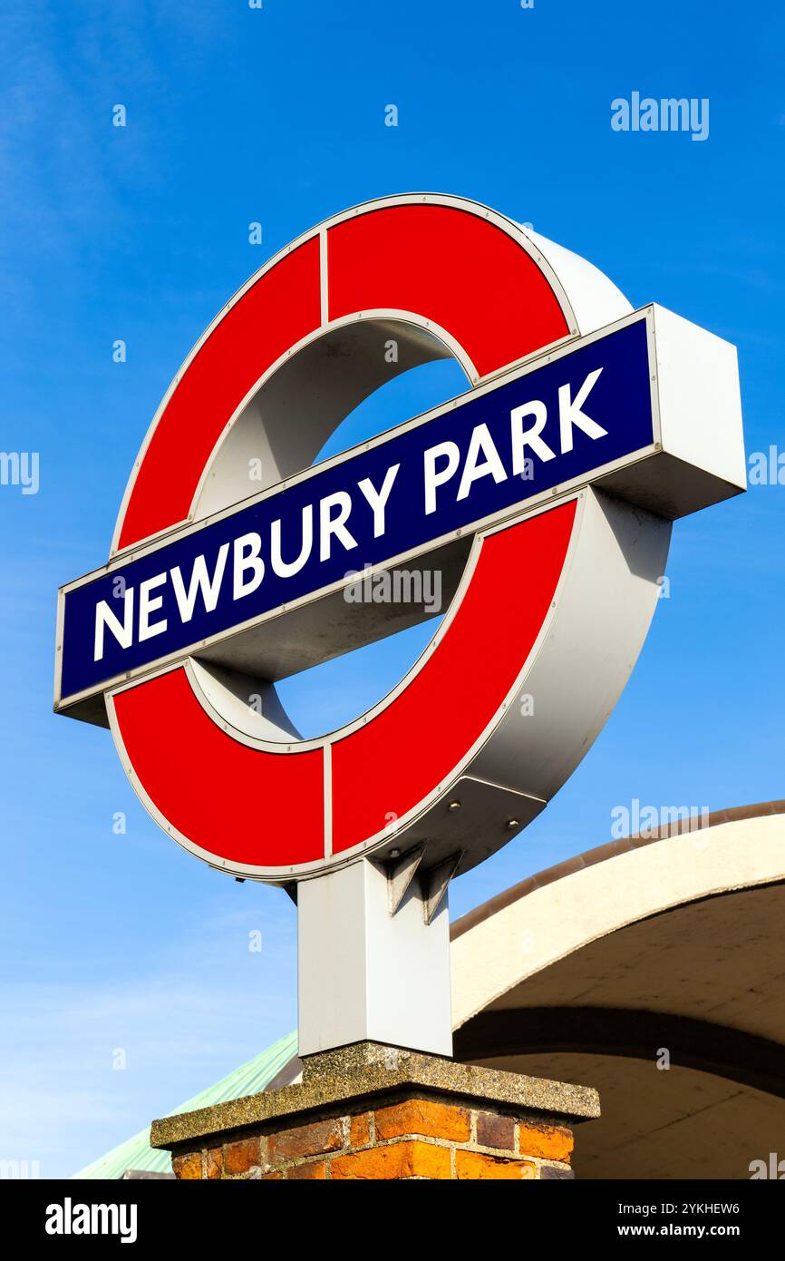 Segnale della stazione della metropolitana di Newbury Park Central Line, Londra, Inghilterra Foto Stock