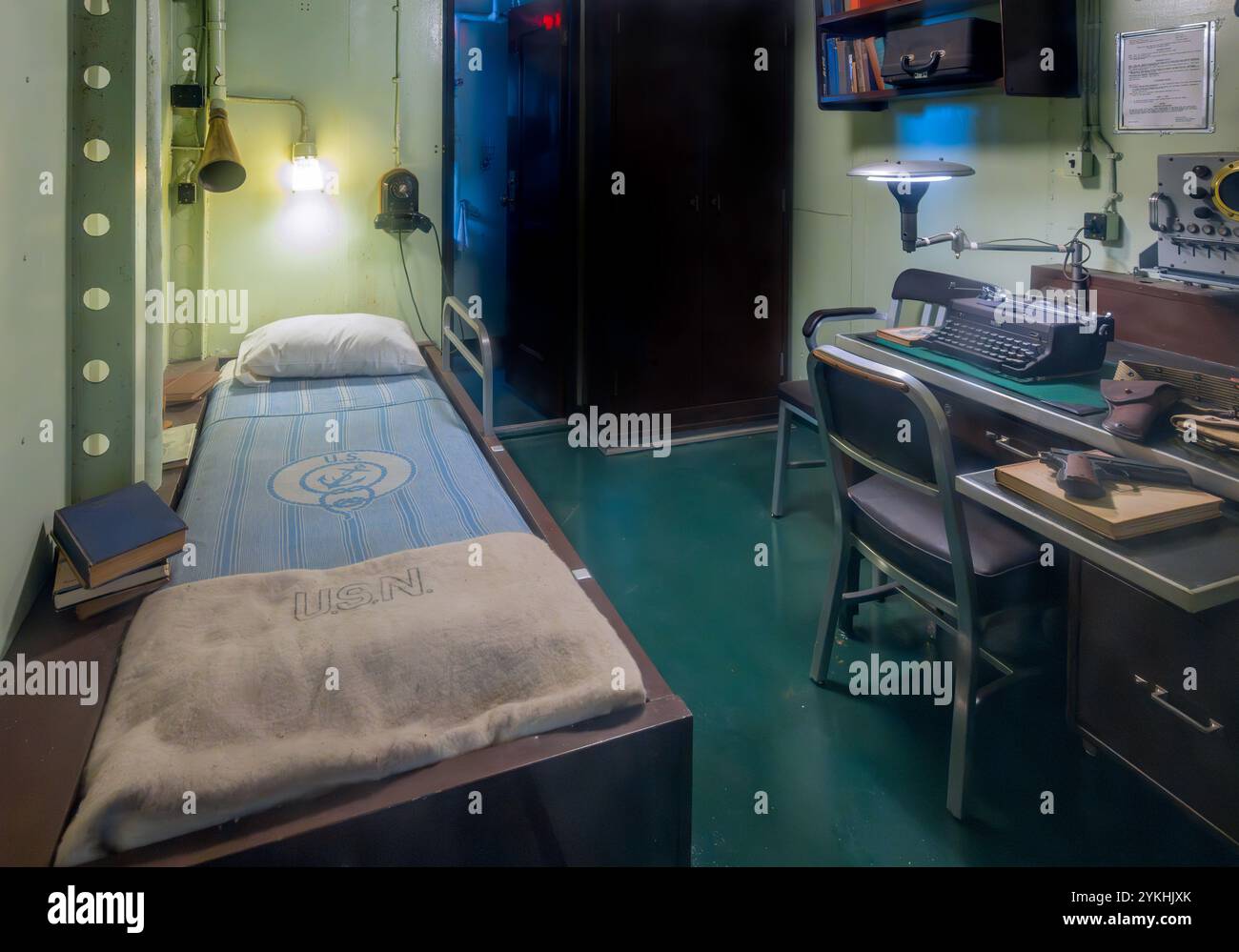 Interno della cabina del capitano a bordo della USS Alabama, USS ALABAMA Battleship Memorial Park, Mobile, Alabama, USA Foto Stock