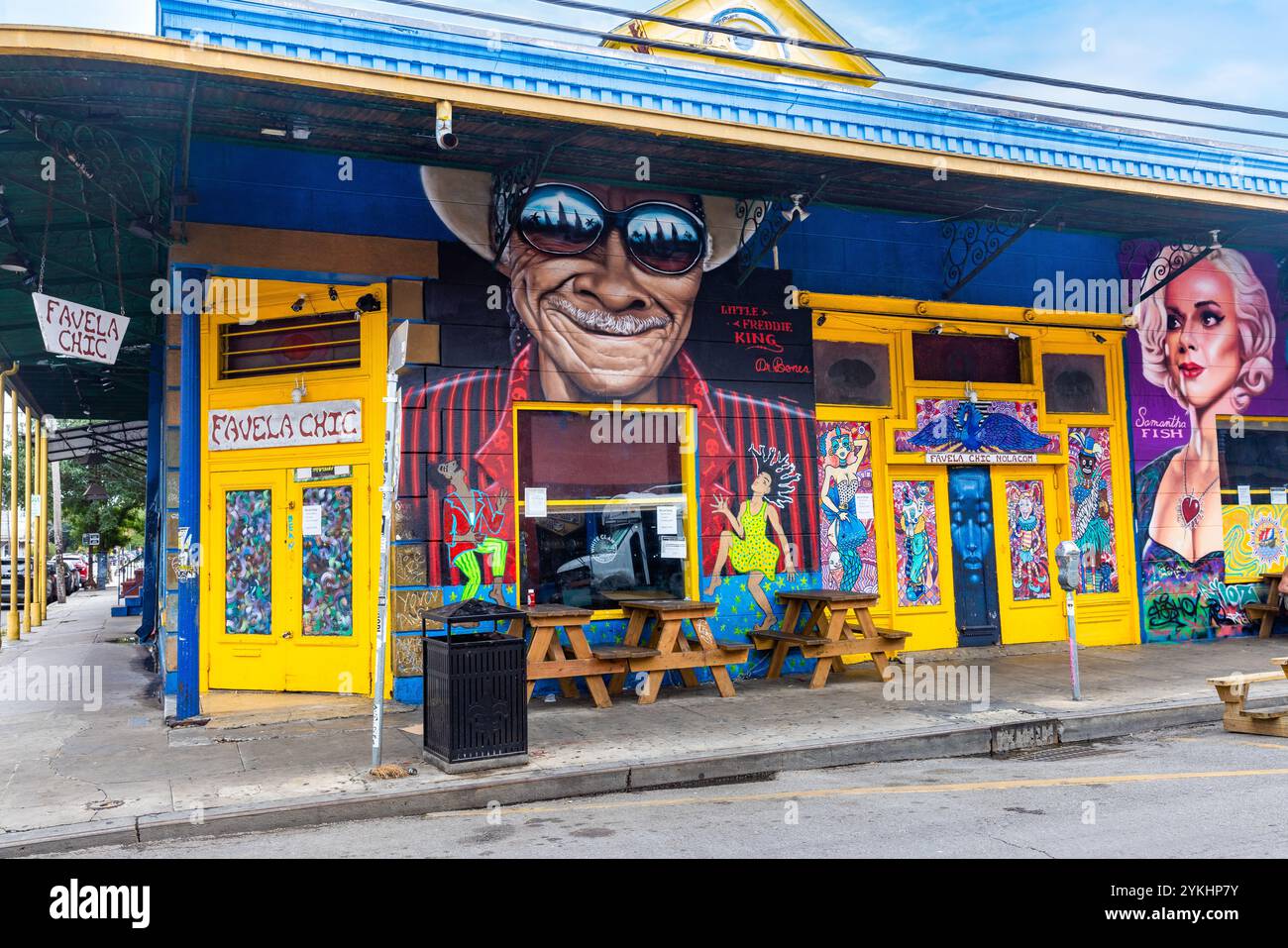 Facciata dell'edificio del Frenchman Street, New Orleans, Louisiana. Foto Stock