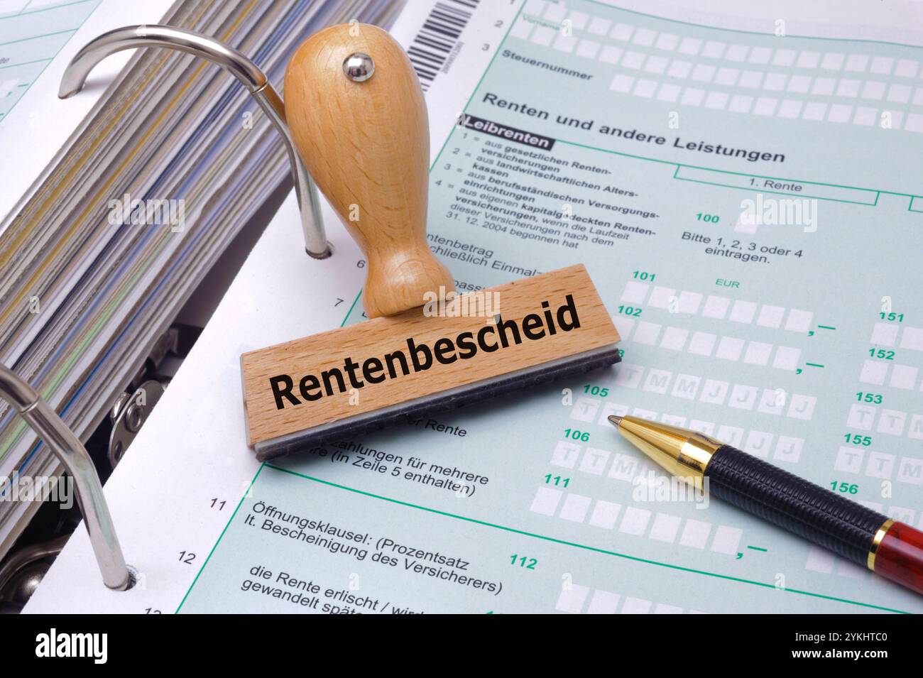 Steuererklärung für Rentner Ein Formular für die Steuererklärung für Rentner wegen Vorsorgeaufwenungen und Rentenversicherung *** dichiarazione dei redditi per pensi Foto Stock