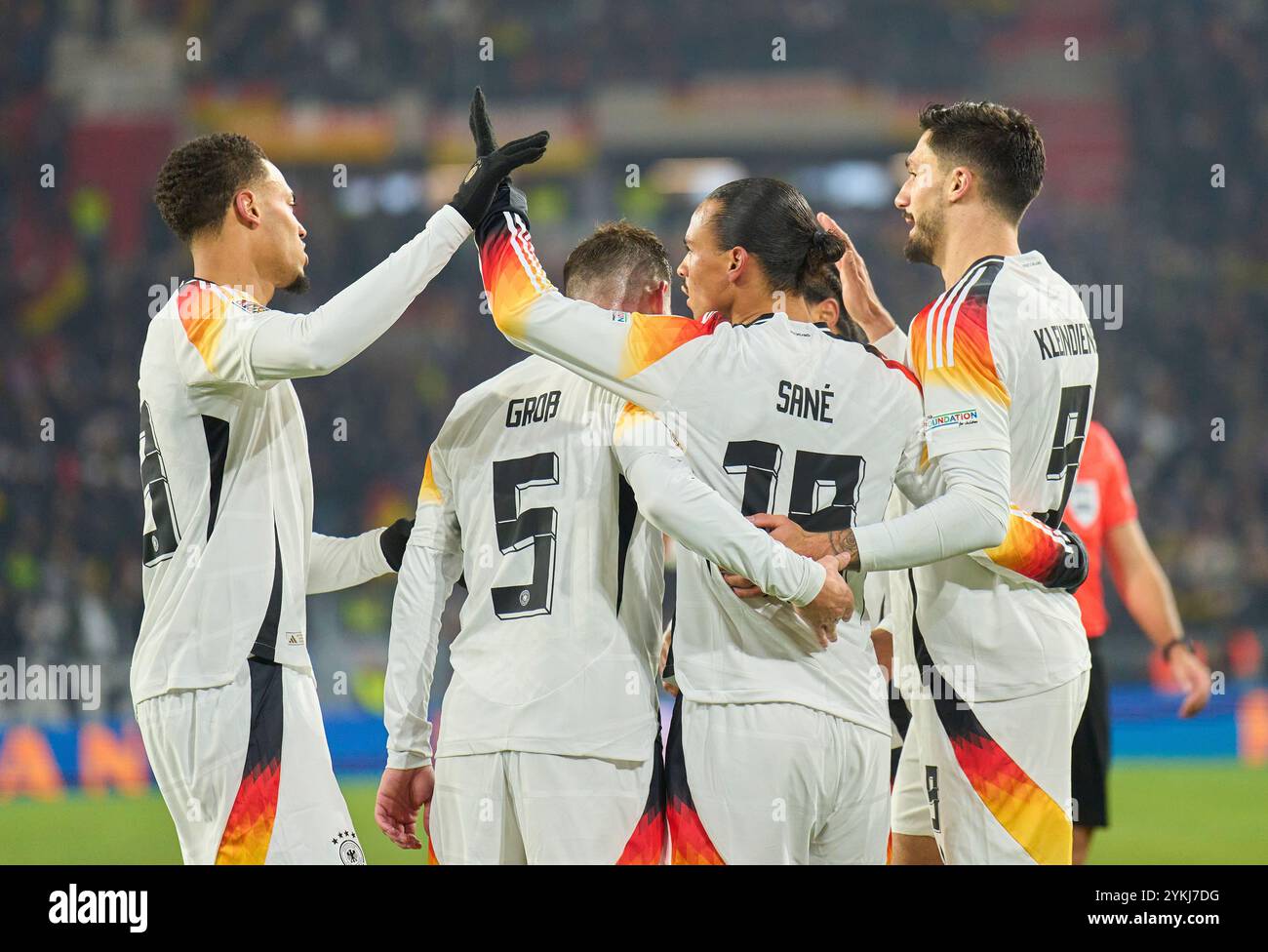 Leroy sane, DFB 19 segna, tiri, Tor, Treffer, Torschuss, 6-0, celebra il suo obiettivo, felice, ridere, celebrazione, nella partita della UEFA Nations League 2024 GERMANIA - BOSNIA ERZEGOVINA 7-0 nella stagione 2024/2025 a 2024 Friburgo, Germania. Fotografo: Peter Schatz Foto Stock