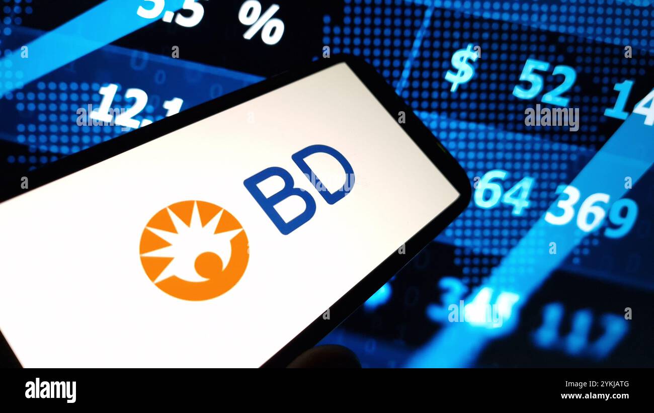 Konskie, Polonia - 18 novembre 2024: Logo della società Becton Dickinson visualizzato sul cellulare Foto Stock