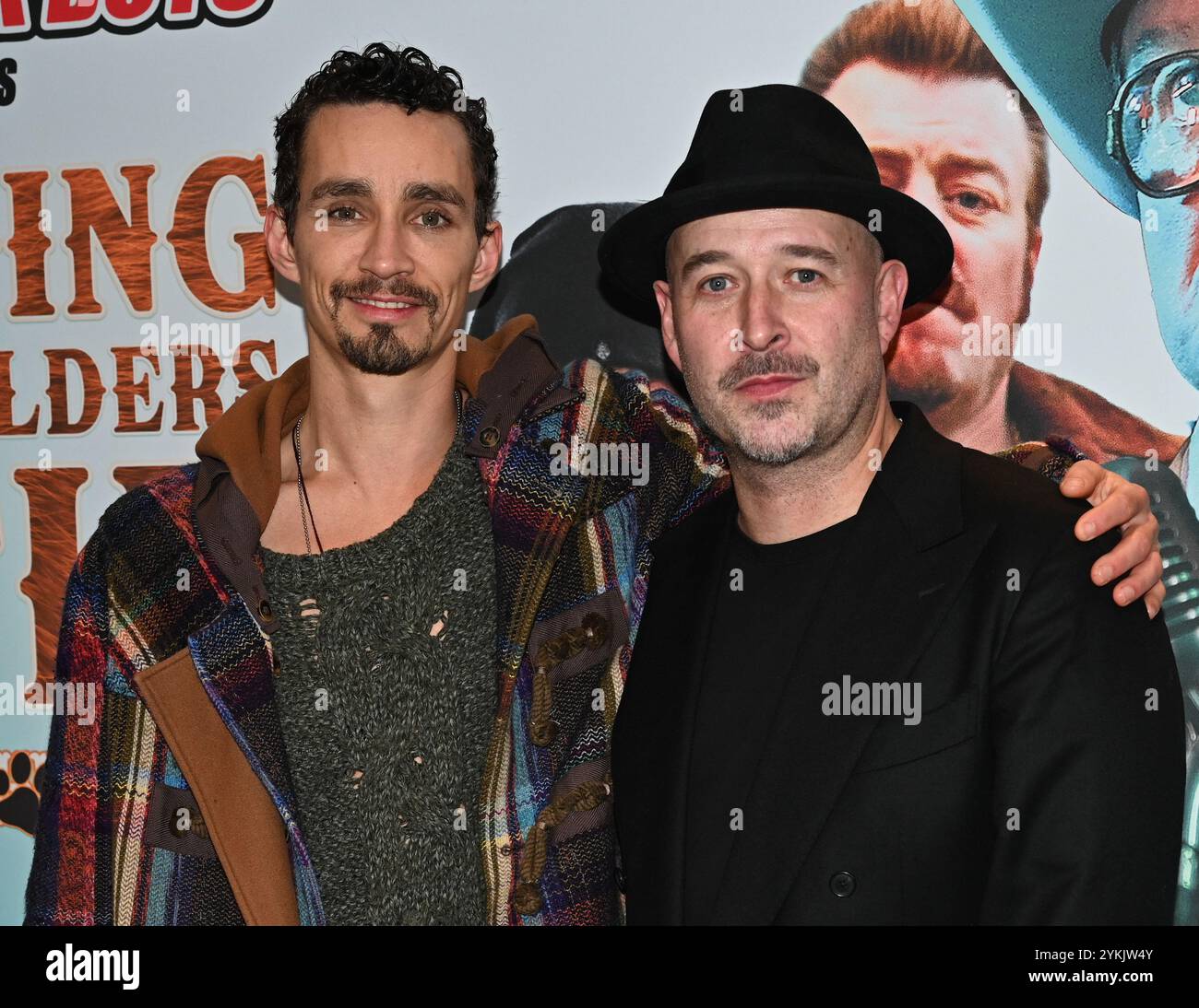 LONDRA, REGNO UNITO. 18 novembre 2024. Robert Sheehan, Charlie Lightening partecipano a Standing on the Shoulders of Kitties: The Bubbles and the Shitrockers Story agli Abbey Road Studios di Londra, Regno Unito. (Foto di 李世惠/SEE li/Picture Capital) credito: Vedi li/Picture Capital/Alamy Live News Foto Stock