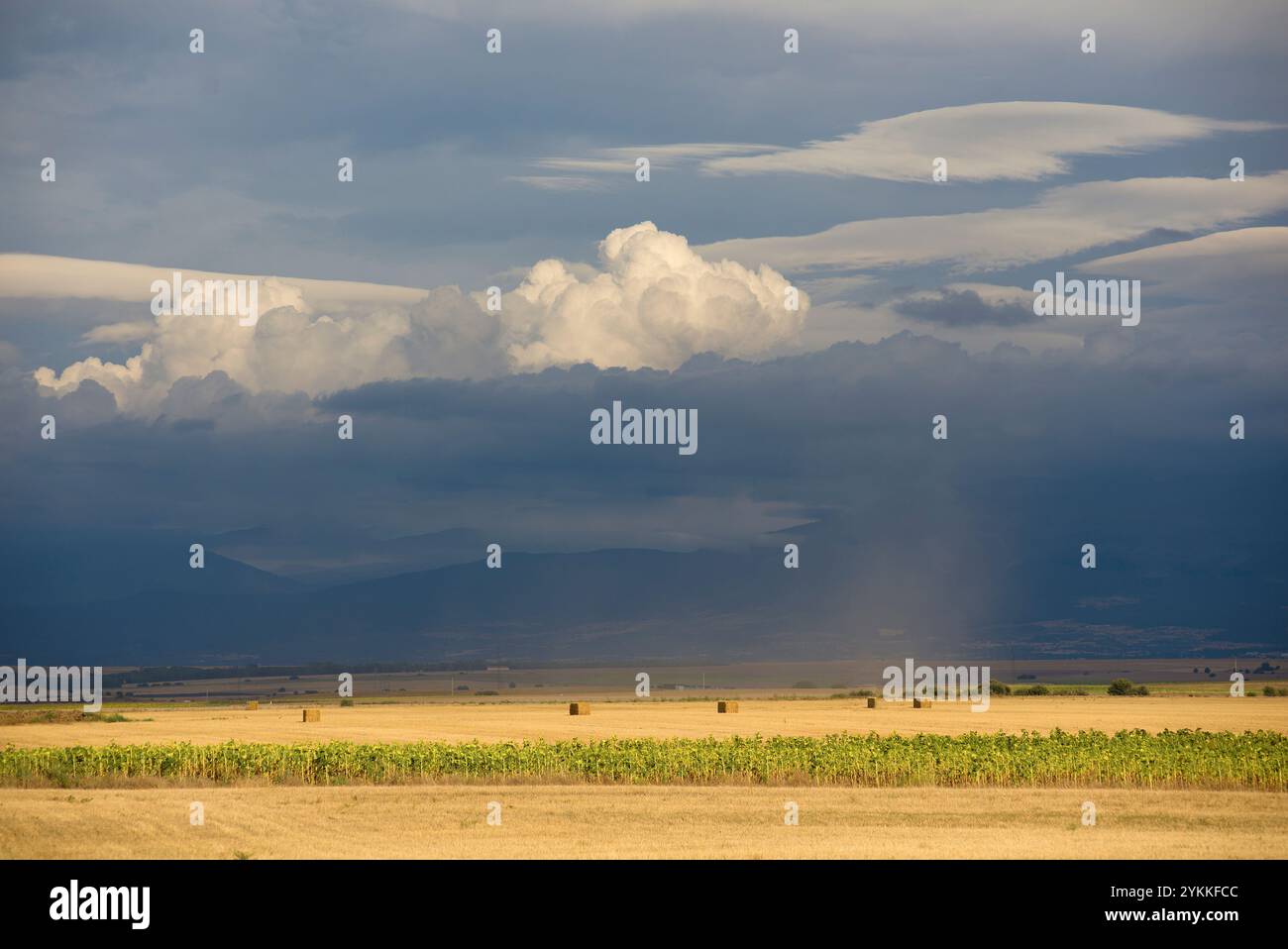 Cielo con nuvole di tempesta. Marugán, provincia di Segovia. Foto Stock