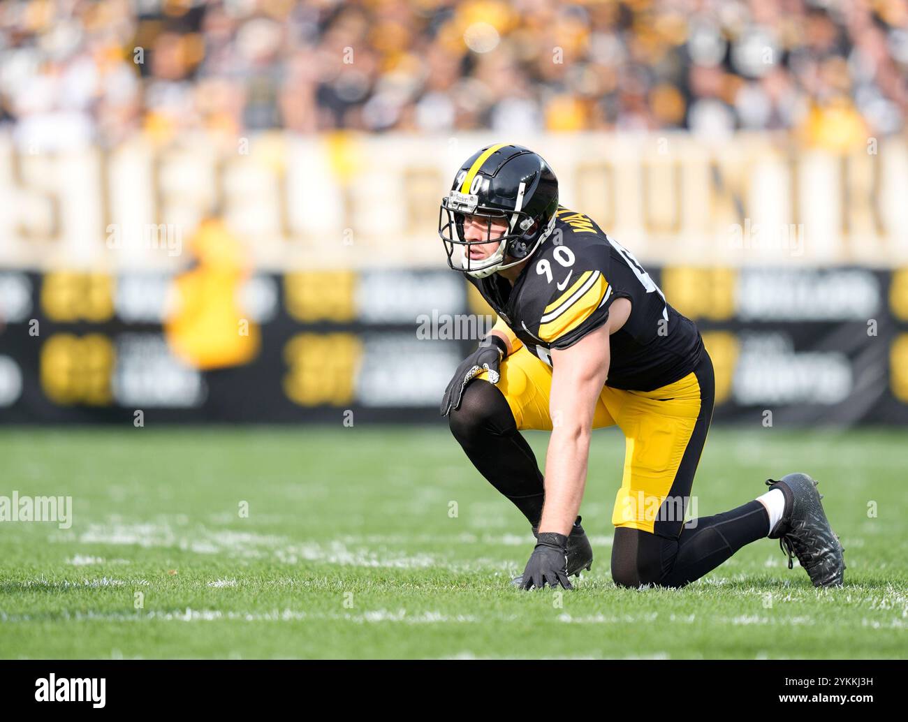 Pittsburgh, Pennsylvania, Stati Uniti. 17 novembre 2024. 17 novembre 2024: T.J. Watt n. 90 durante la partita tra Pittsburgh Steelers e Baltimore Ravens all'Acrisure Stadium di Pittsburgh, Pennsylvania. Brook Ward/Apparent Media Group (Credit Image: © AMG/AMG via ZUMA Press Wire) SOLO PER USO EDITORIALE! Non per USO commerciale! Foto Stock