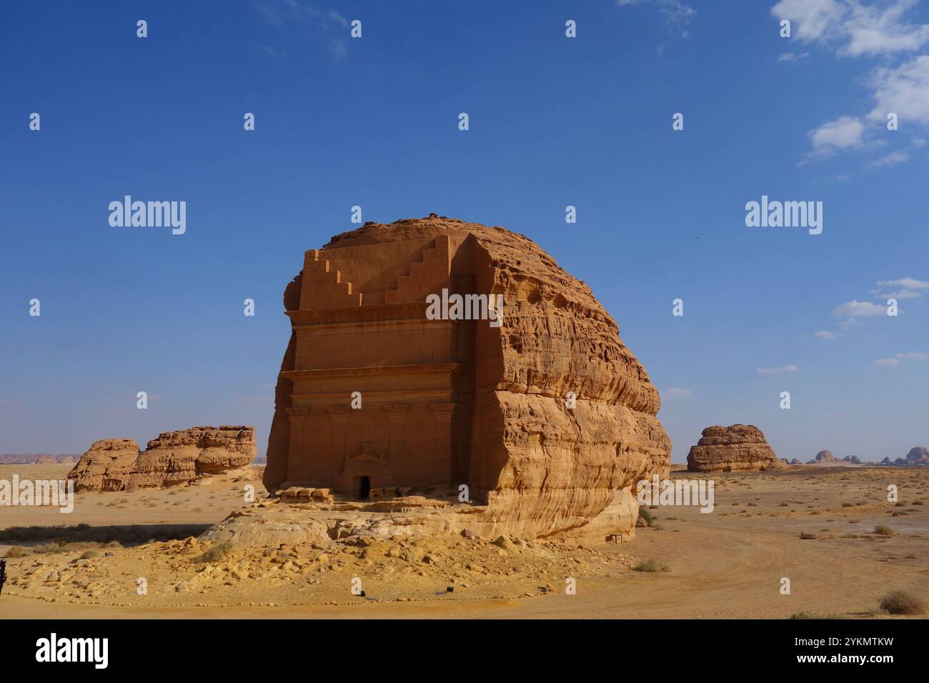 Antica Tomba Nabatea di Qasir AlFarid (Tomba di Lihyan figlio di Kuza), sito archeologico di Hegra (al-Hijr / Madā ͐ in Ṣāliḥ), nel deserto vicino ad al Ula, Foto Stock