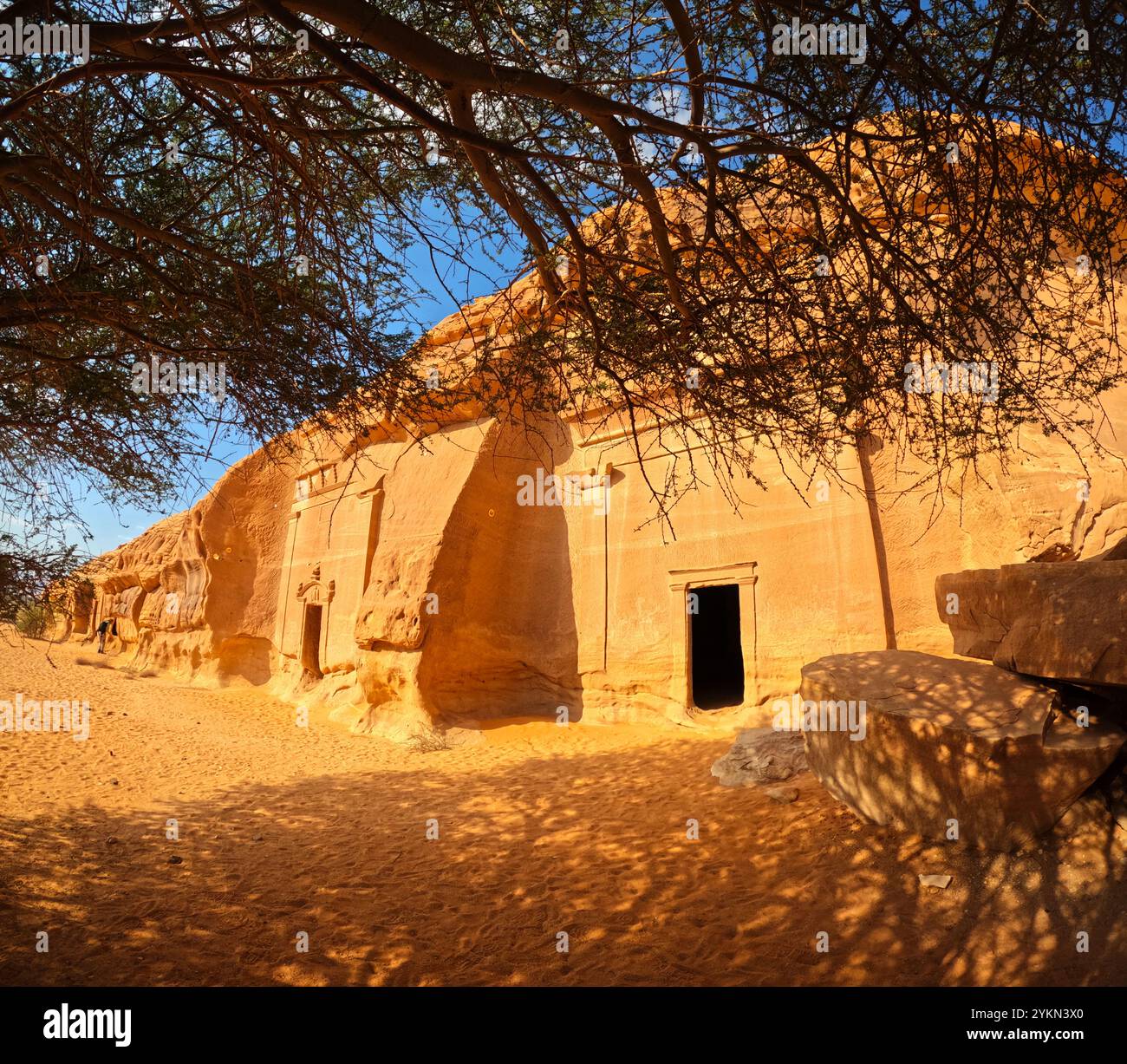 Tombe 40 e 39, Jabal AlBanat (Qasr AlBint), sito archeologico di Hegra (al-Hijr / Madā ͐ in Ṣāliḥ), nel deserto vicino ad al Ula, Arabia Saudita. Nessuna PR o Foto Stock