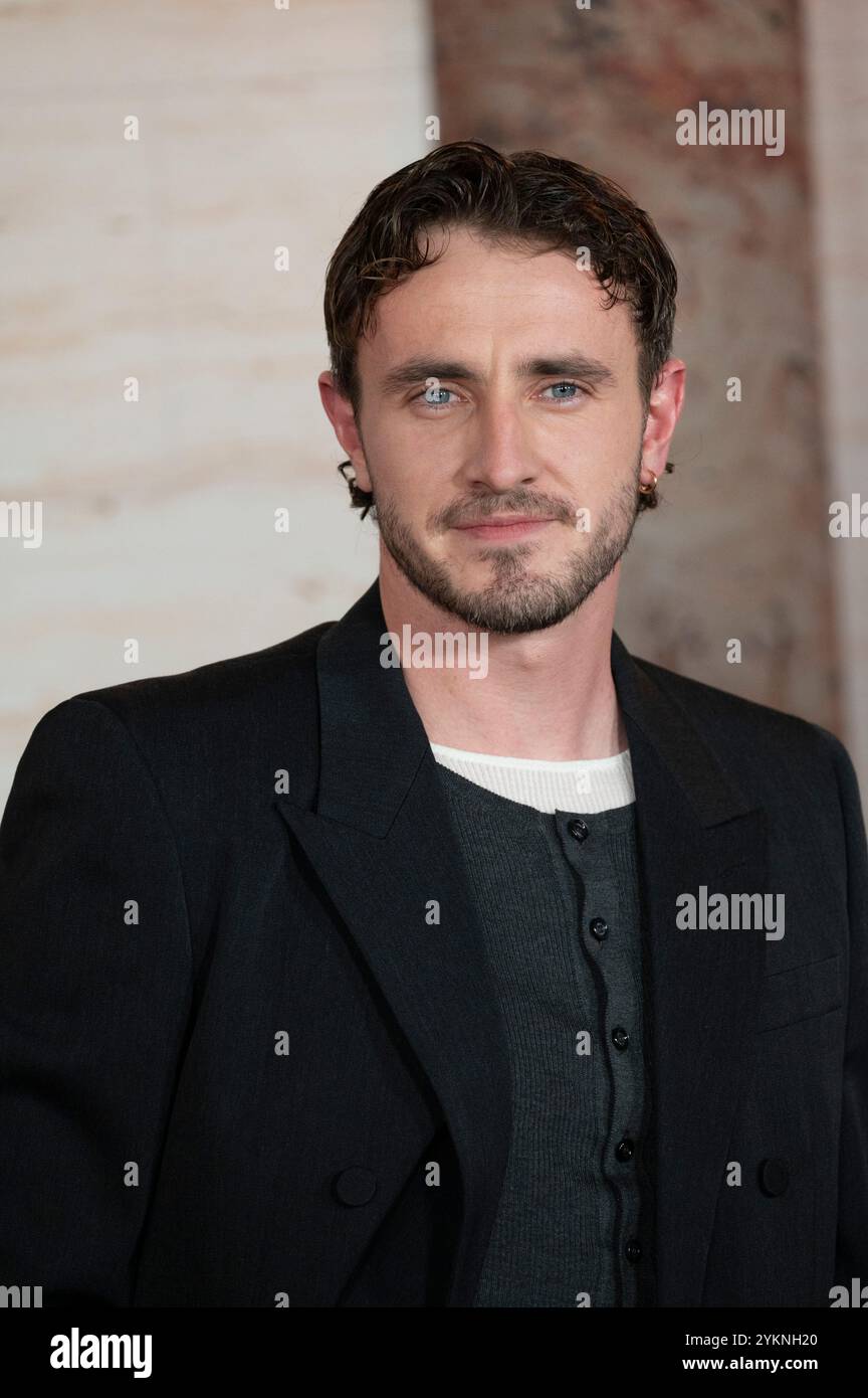 Los Angeles, Stati Uniti. 18 novembre 2024. LOS ANGELES, CA. 18 novembre 2024: Paul Mescal alla prima di Los Angeles per Gladiator II al TCL Chinese Theatre. Crediti fotografici: Paul Smith/Alamy Live News Foto Stock