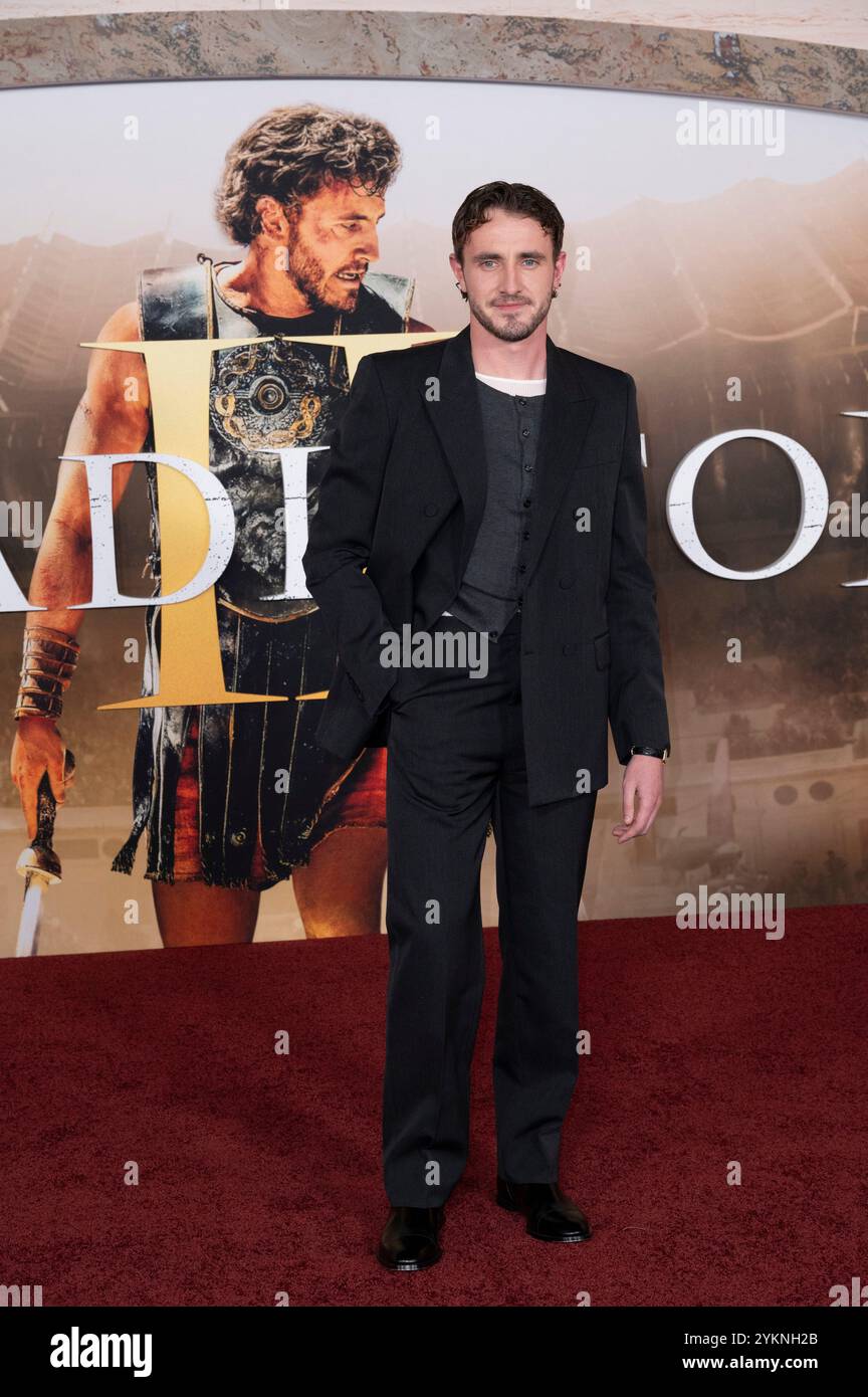 Los Angeles, Stati Uniti. 18 novembre 2024. LOS ANGELES, CA. 18 novembre 2024: Paul Mescal alla prima di Los Angeles per Gladiator II al TCL Chinese Theatre. Crediti fotografici: Paul Smith/Alamy Live News Foto Stock