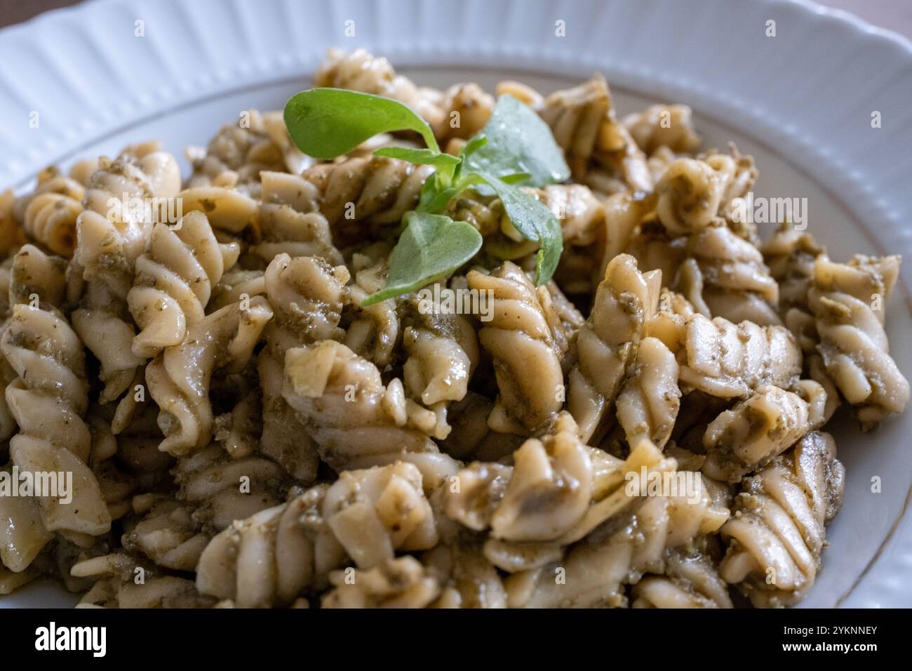 pasta al pesto in primo piano Foto Stock