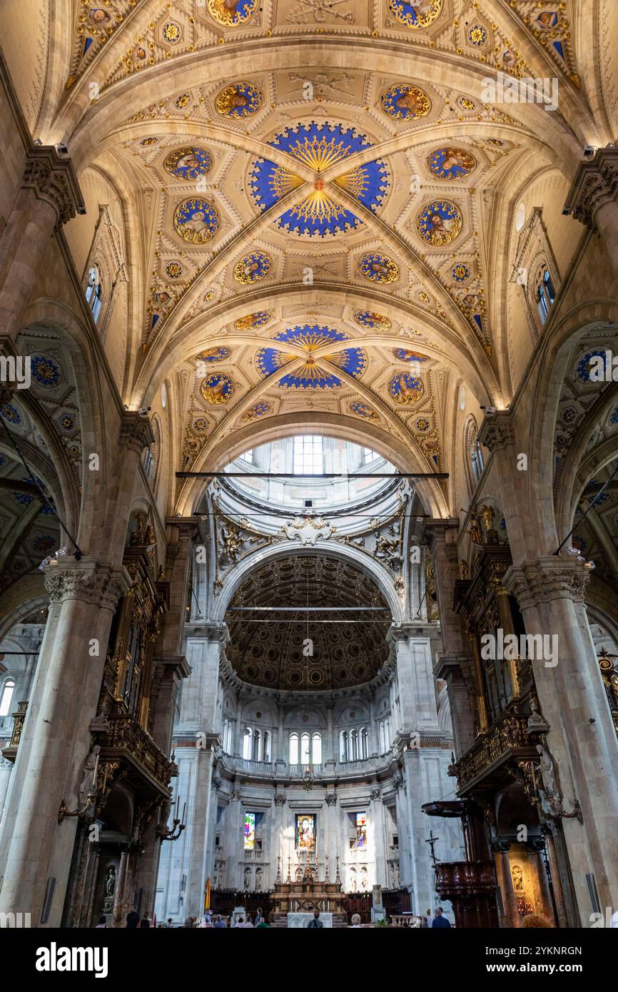 Interno della Cattedrale di Como Foto Stock